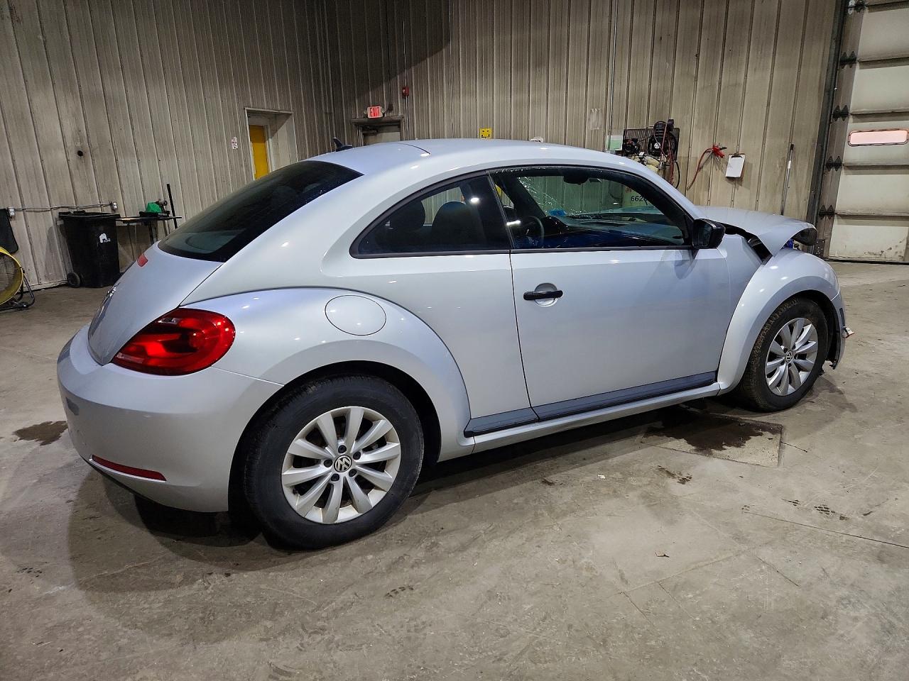 2014 Volkswagen Beetle Silver vin: 3VWFP7AT2EM623645