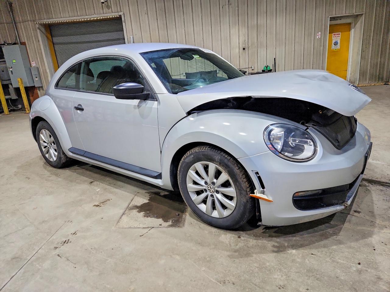 2014 Volkswagen Beetle Silver vin: 3VWFP7AT2EM623645