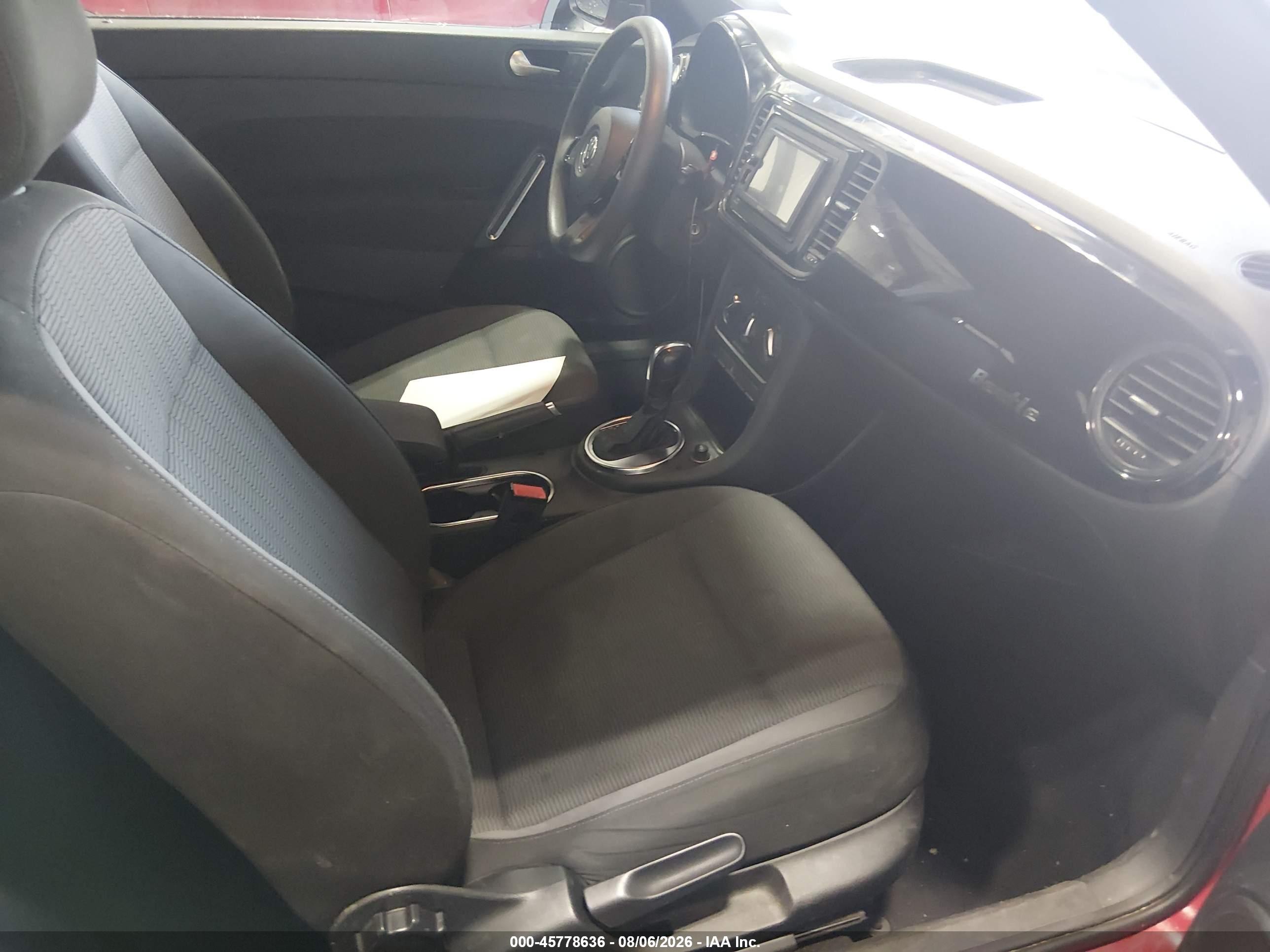 2014 Volkswagen Beetle 2.5l Entry Red vin: 3VWFP7AT2EM625573