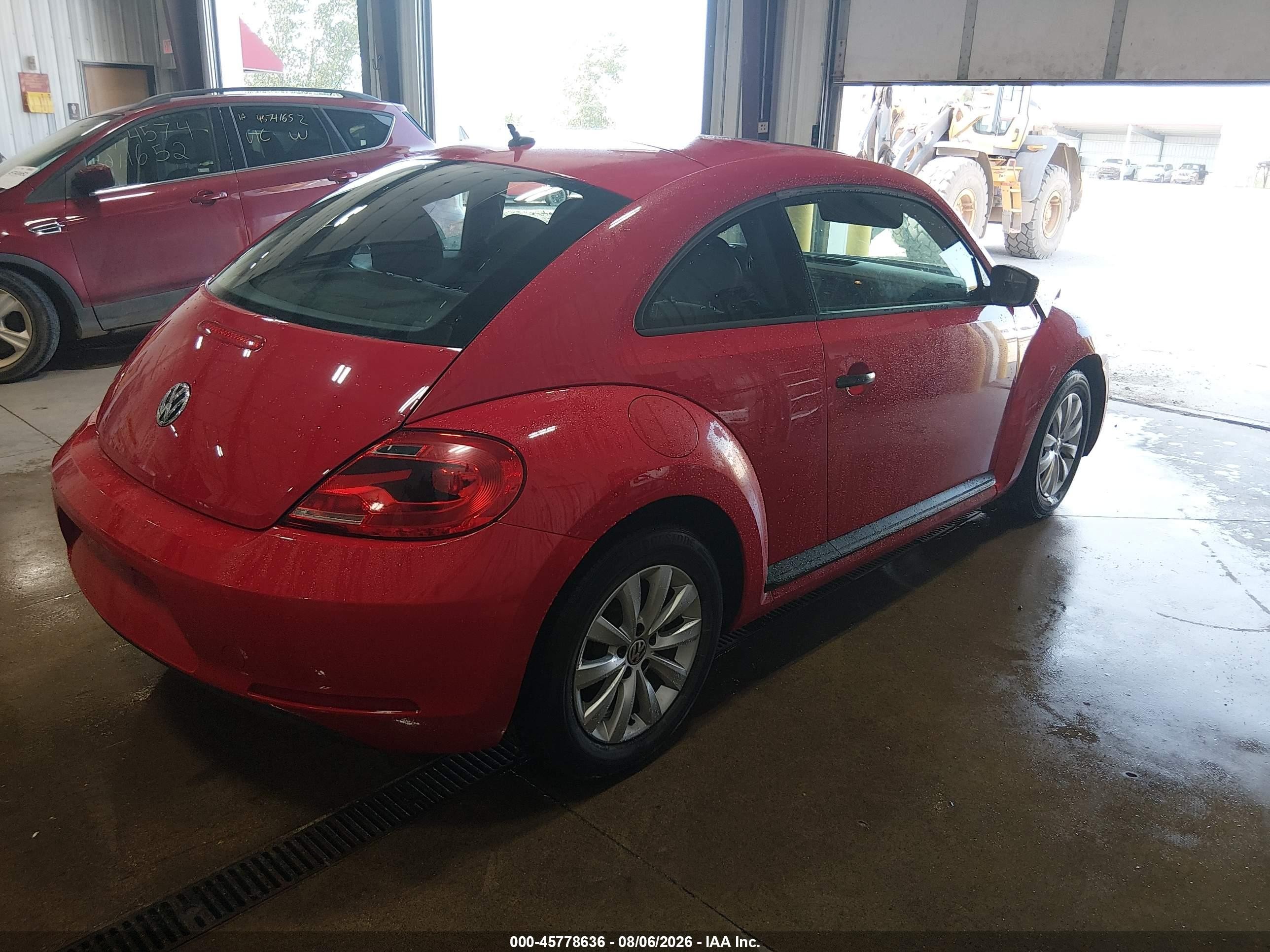 2014 Volkswagen Beetle 2.5l Entry Red vin: 3VWFP7AT2EM625573