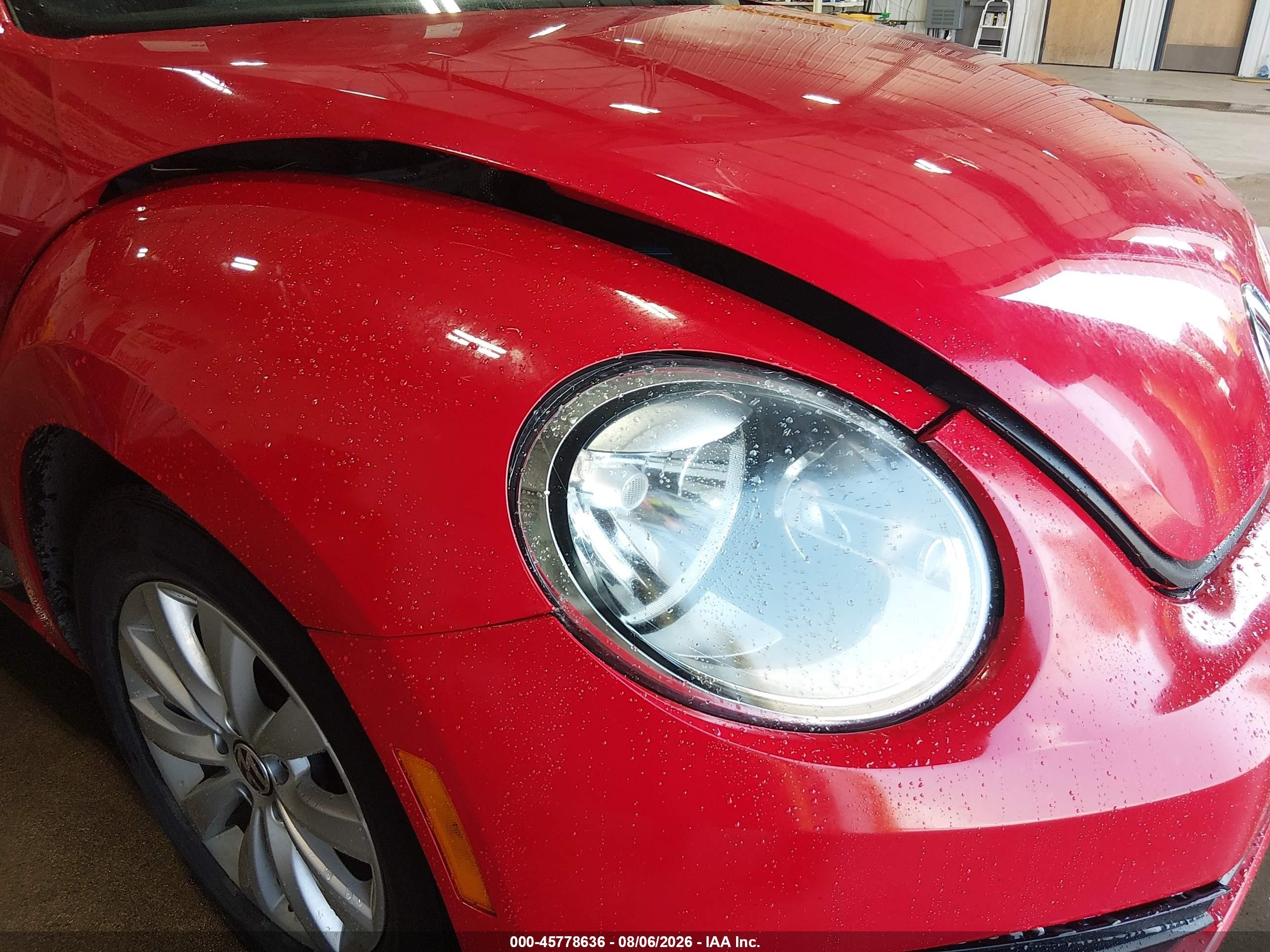 2014 Volkswagen Beetle 2.5l Entry Red vin: 3VWFP7AT2EM625573