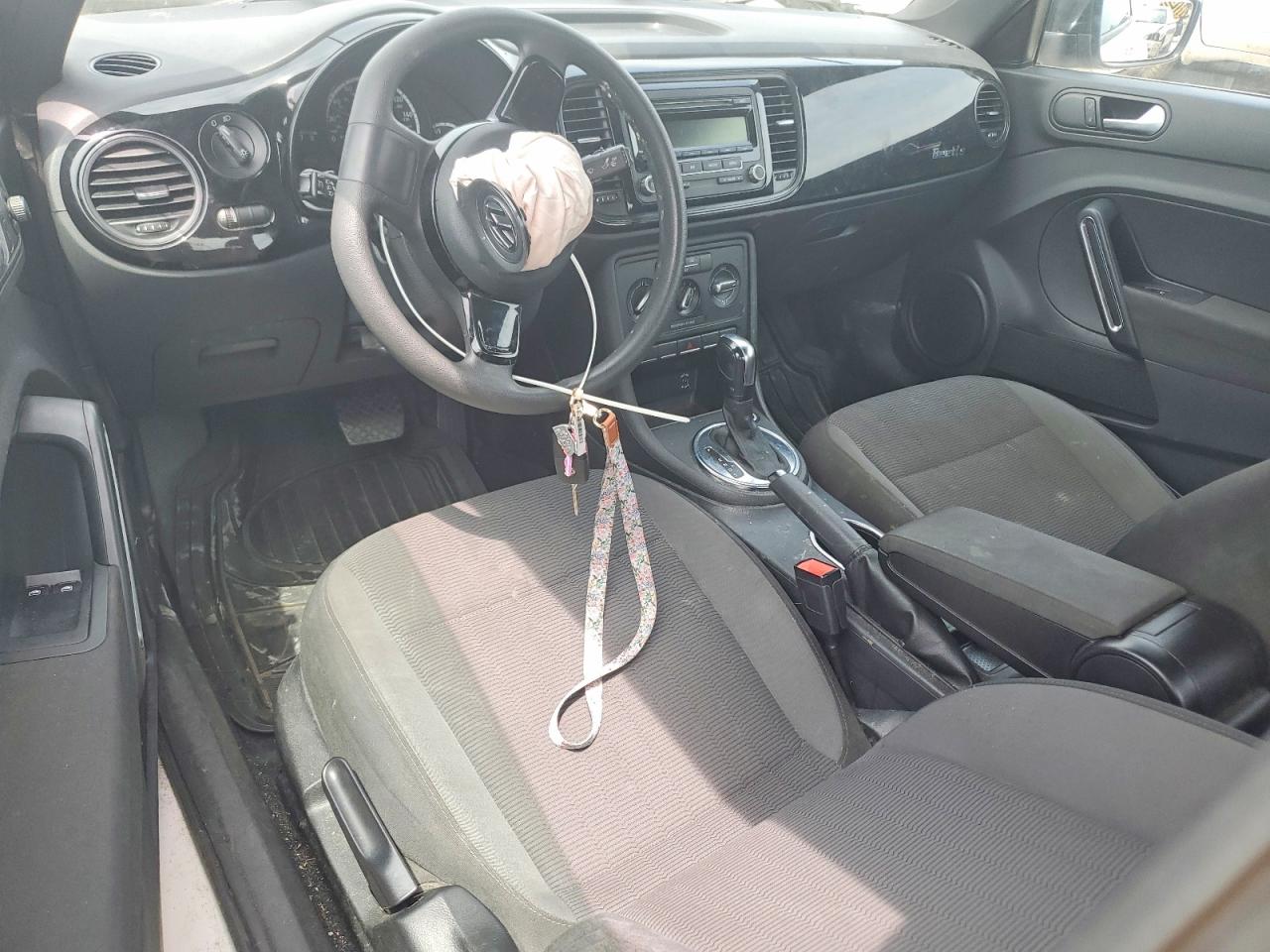 2013 Volkswagen Beetle White vin: 3VWFP7AT4DM653776