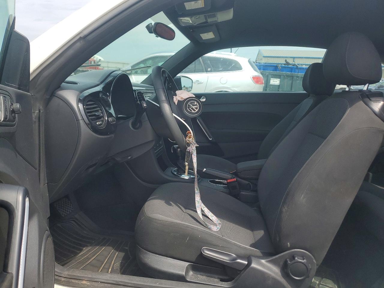 2013 Volkswagen Beetle White vin: 3VWFP7AT4DM653776