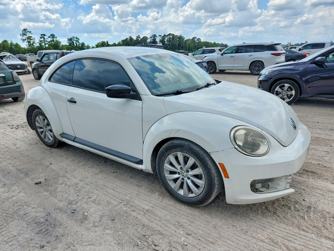 2013 Volkswagen Beetle White vin: 3VWFP7AT4DM654796