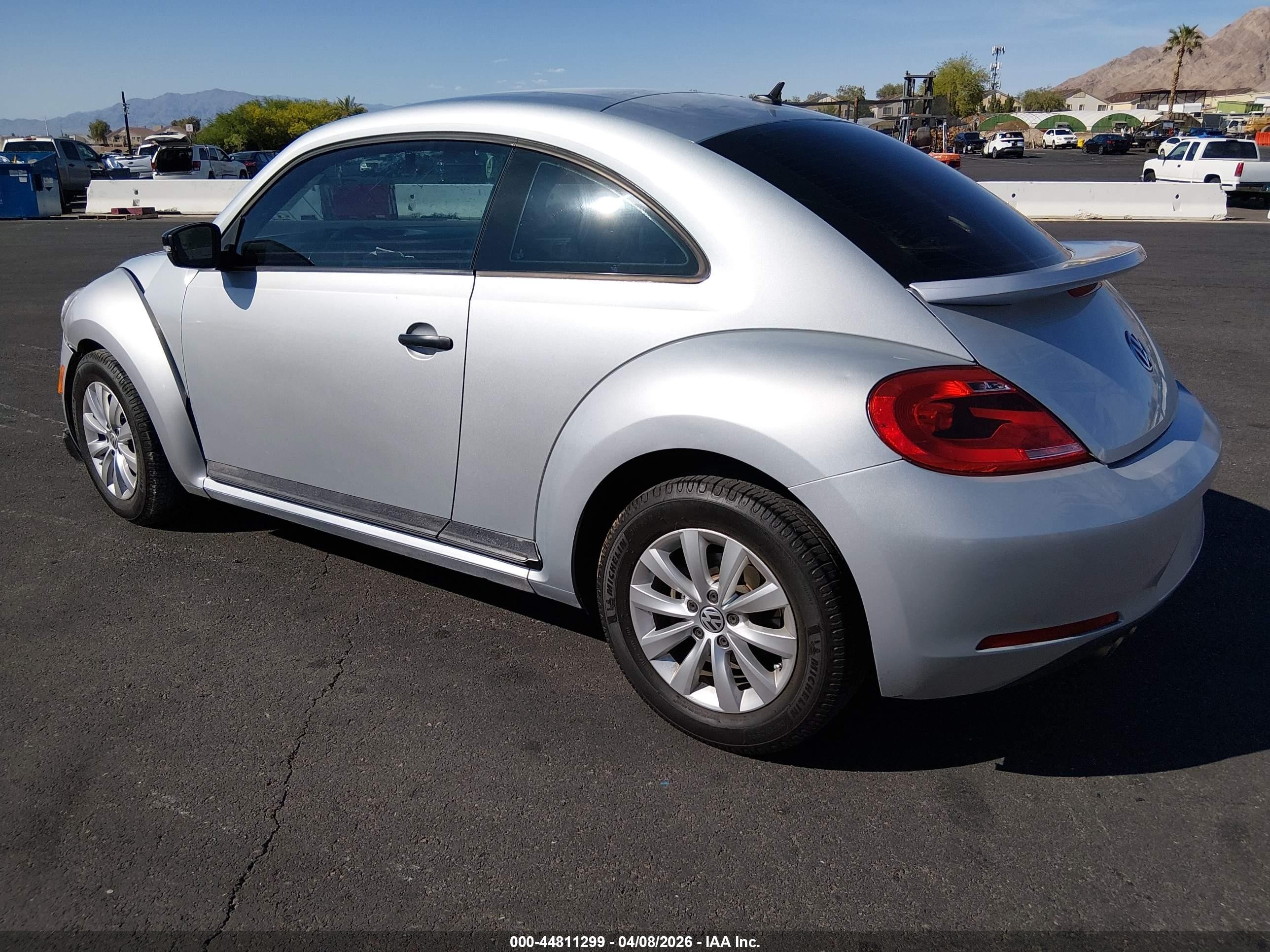 2013 Volkswagen Beetle 2.5l Entry Silver vin: 3VWFP7AT5DM637232