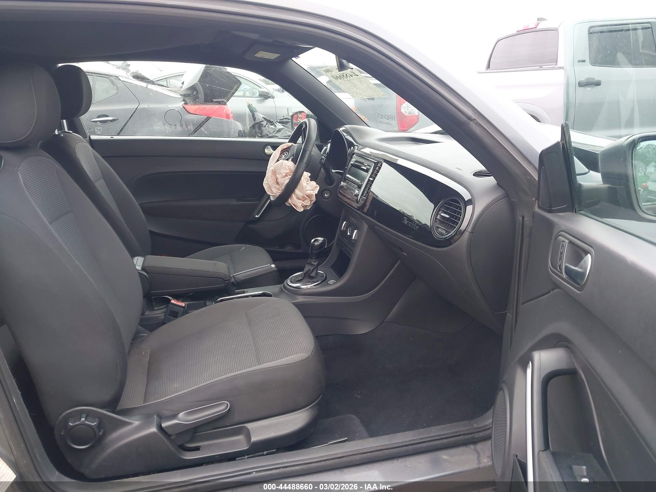 2013 Volkswagen Beetle 2.5l Entry Gray vin: 3VWFP7AT5DM654256