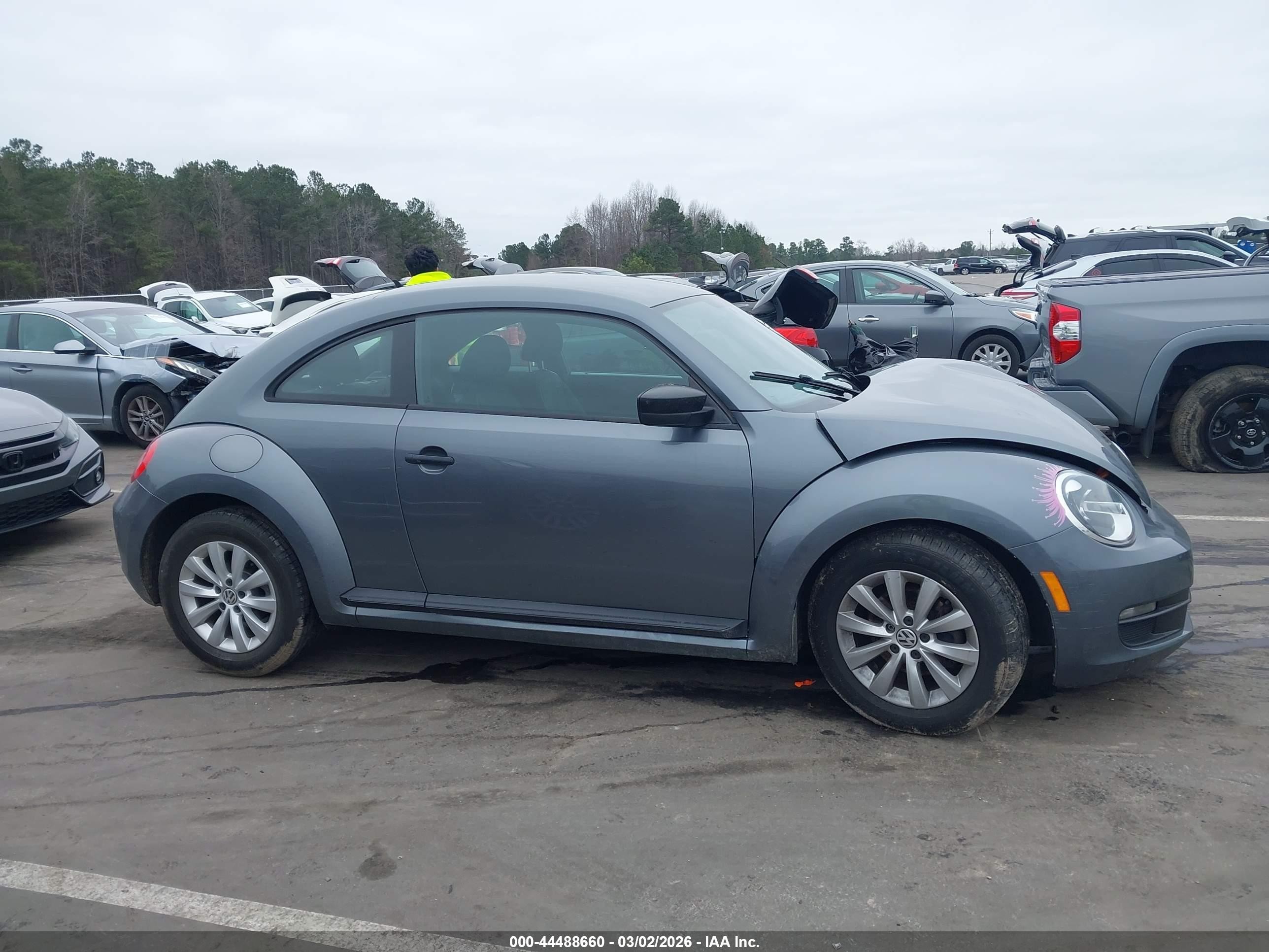 2013 Volkswagen Beetle 2.5l Entry Gray vin: 3VWFP7AT5DM654256