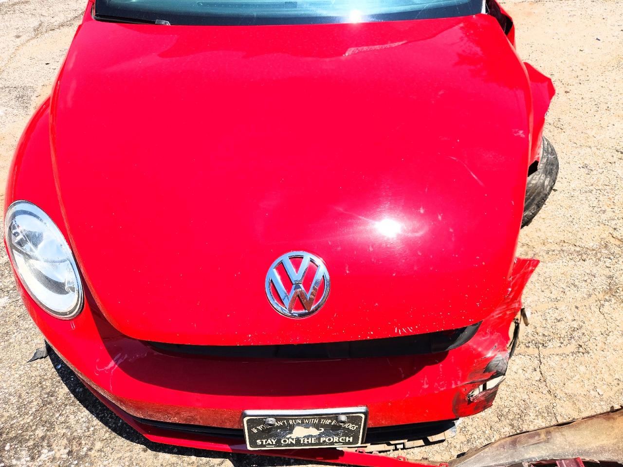 2014 Volkswagen Beetle Red vin: 3VWFP7AT6EM604032