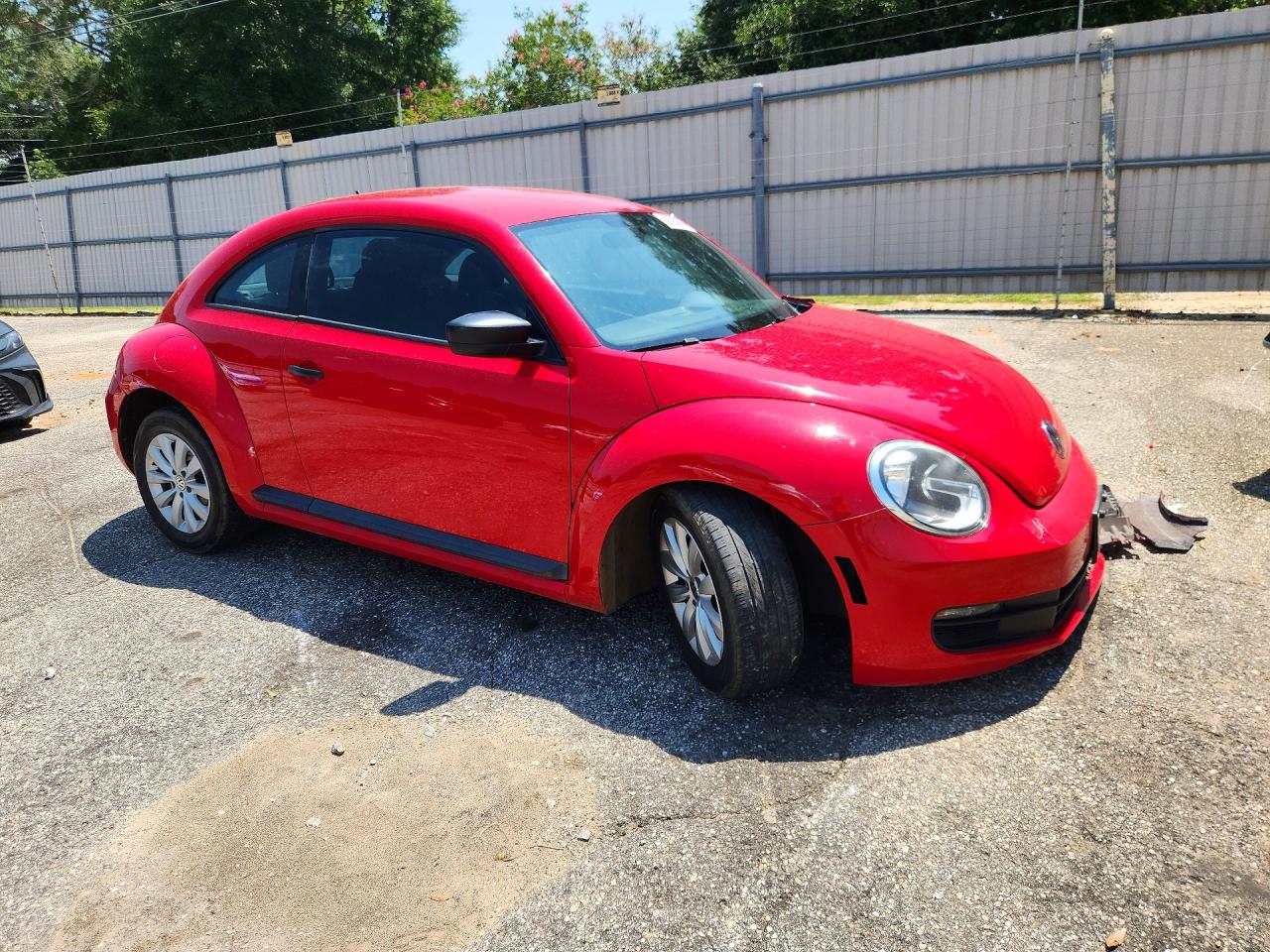 2014 Volkswagen Beetle Red vin: 3VWFP7AT6EM604032