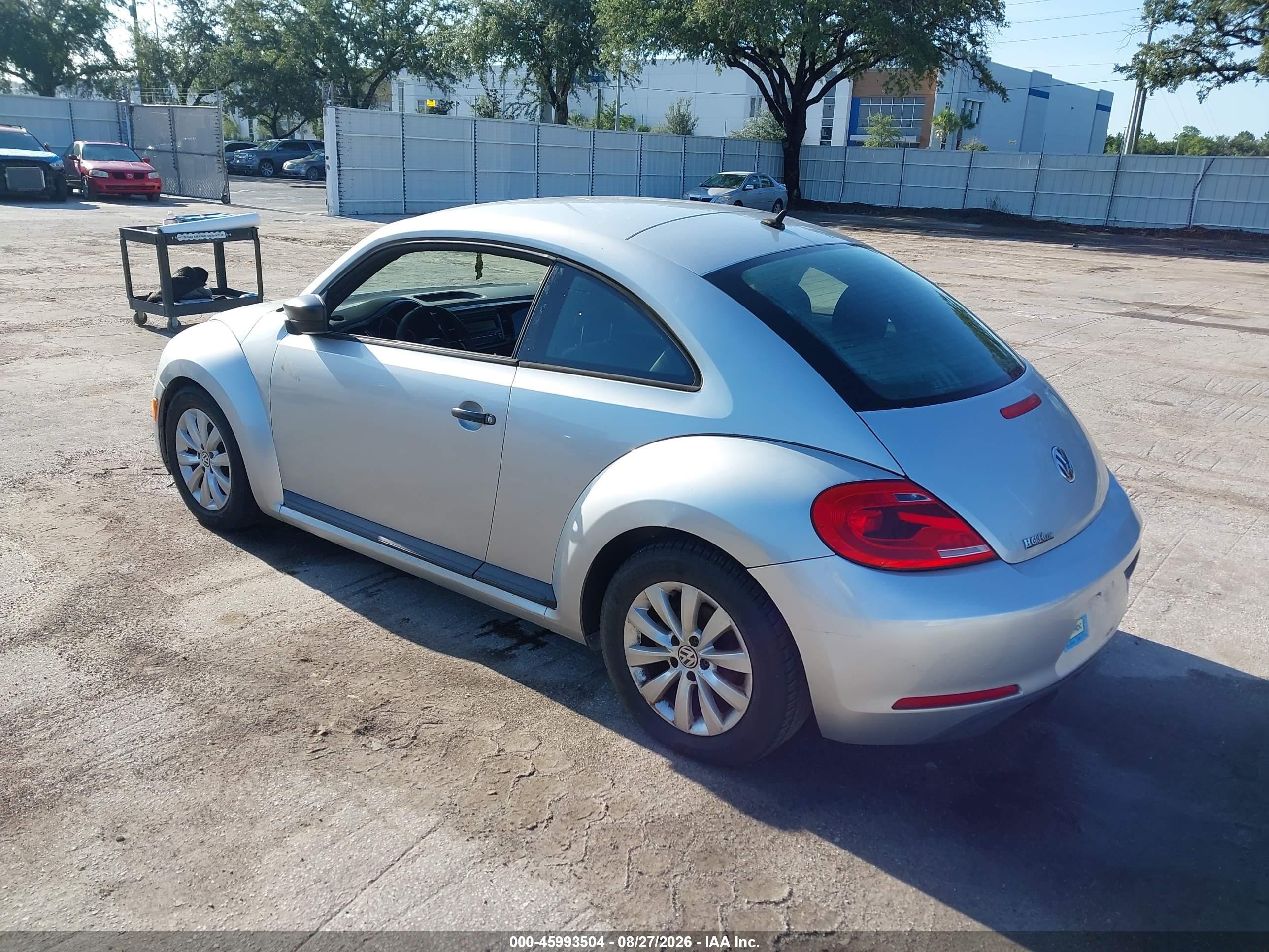 2014 Volkswagen Beetle 2.5l Entry Silver vin: 3VWFP7AT6EM623664