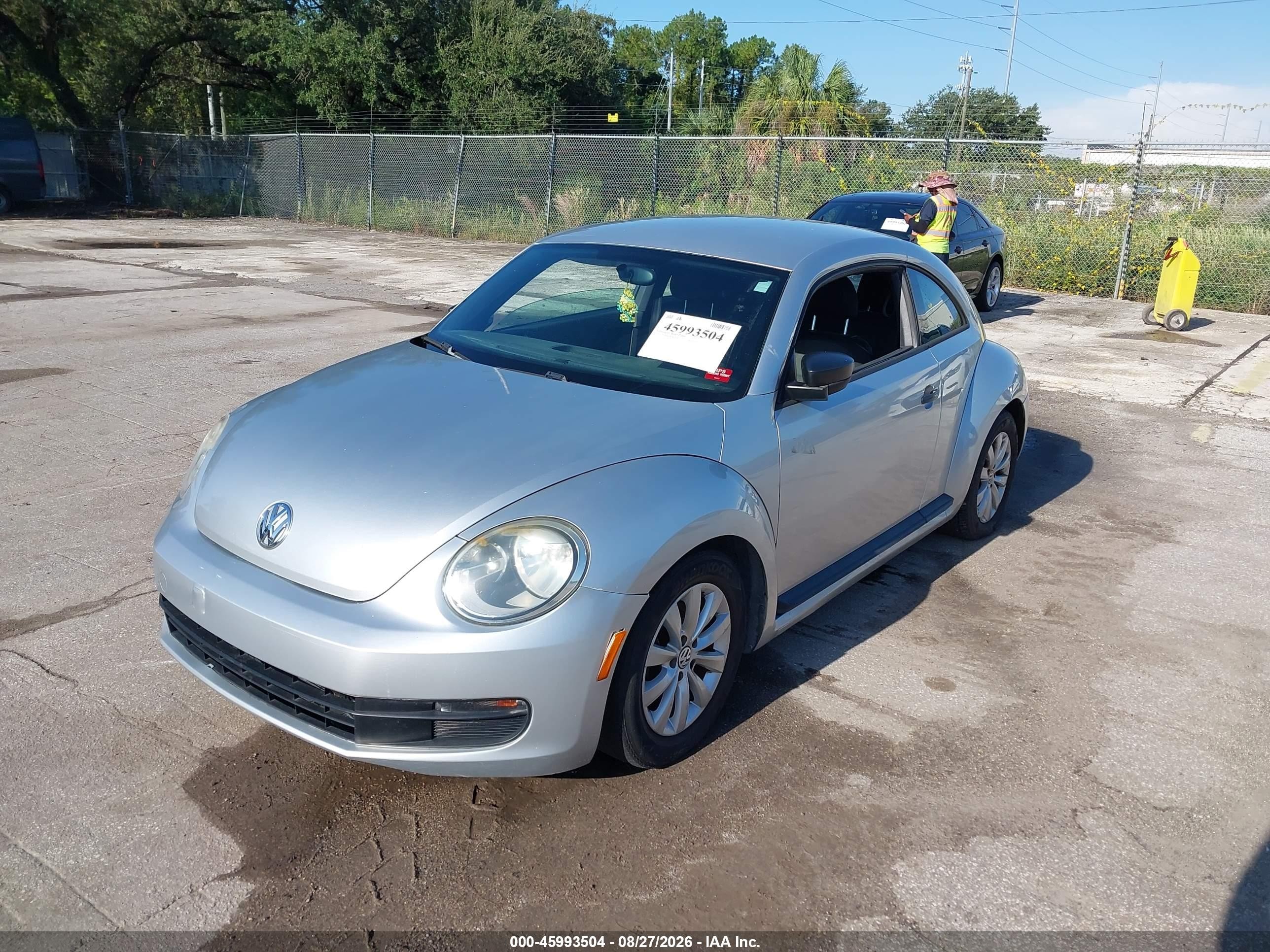 2014 Volkswagen Beetle 2.5l Entry Silver vin: 3VWFP7AT6EM623664
