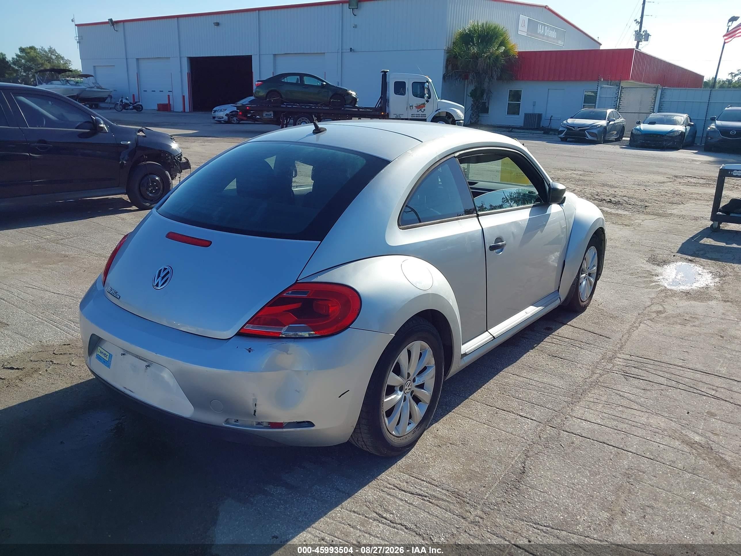2014 Volkswagen Beetle 2.5l Entry Silver vin: 3VWFP7AT6EM623664