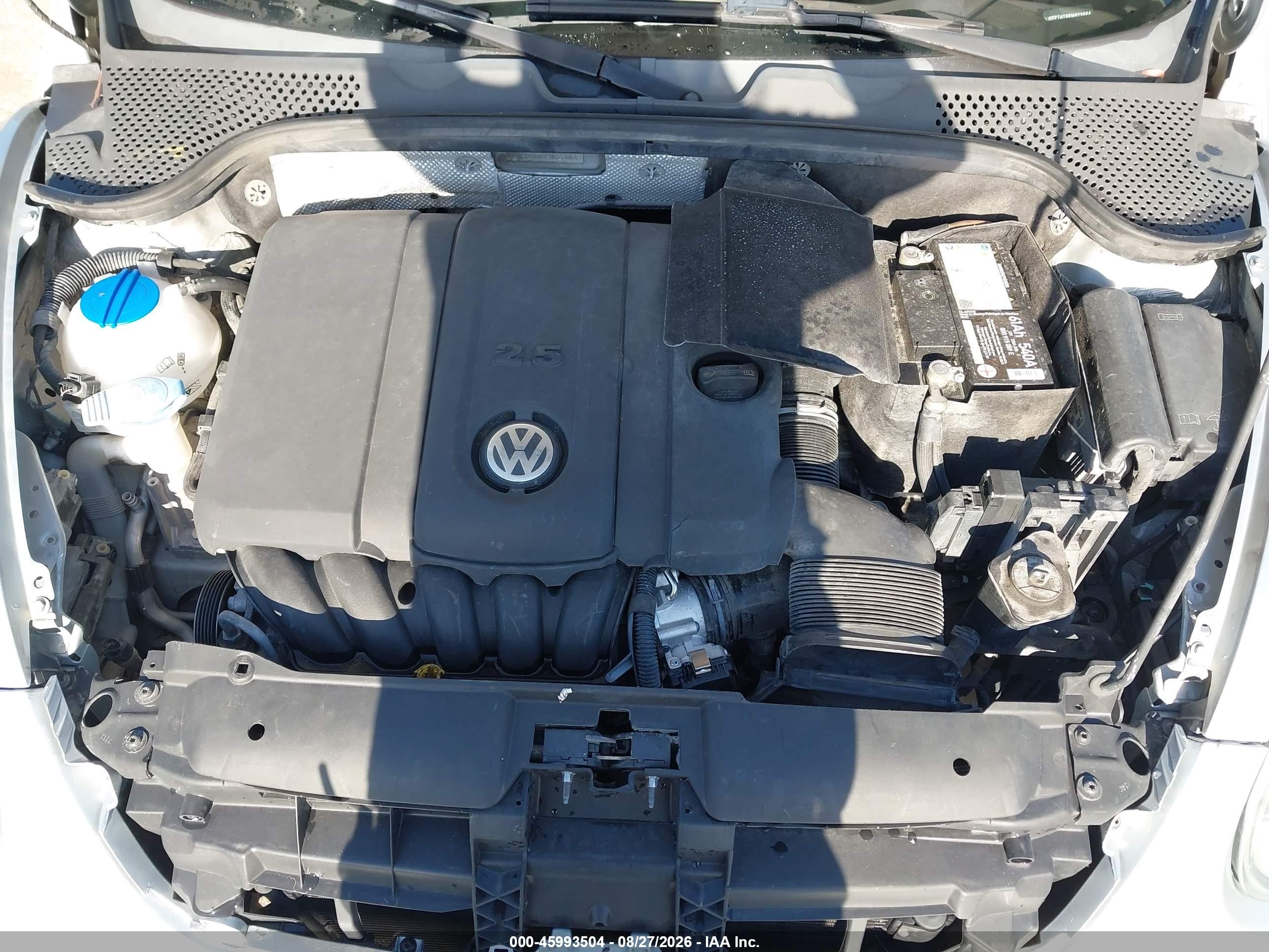 2014 Volkswagen Beetle 2.5l Entry Silver vin: 3VWFP7AT6EM623664