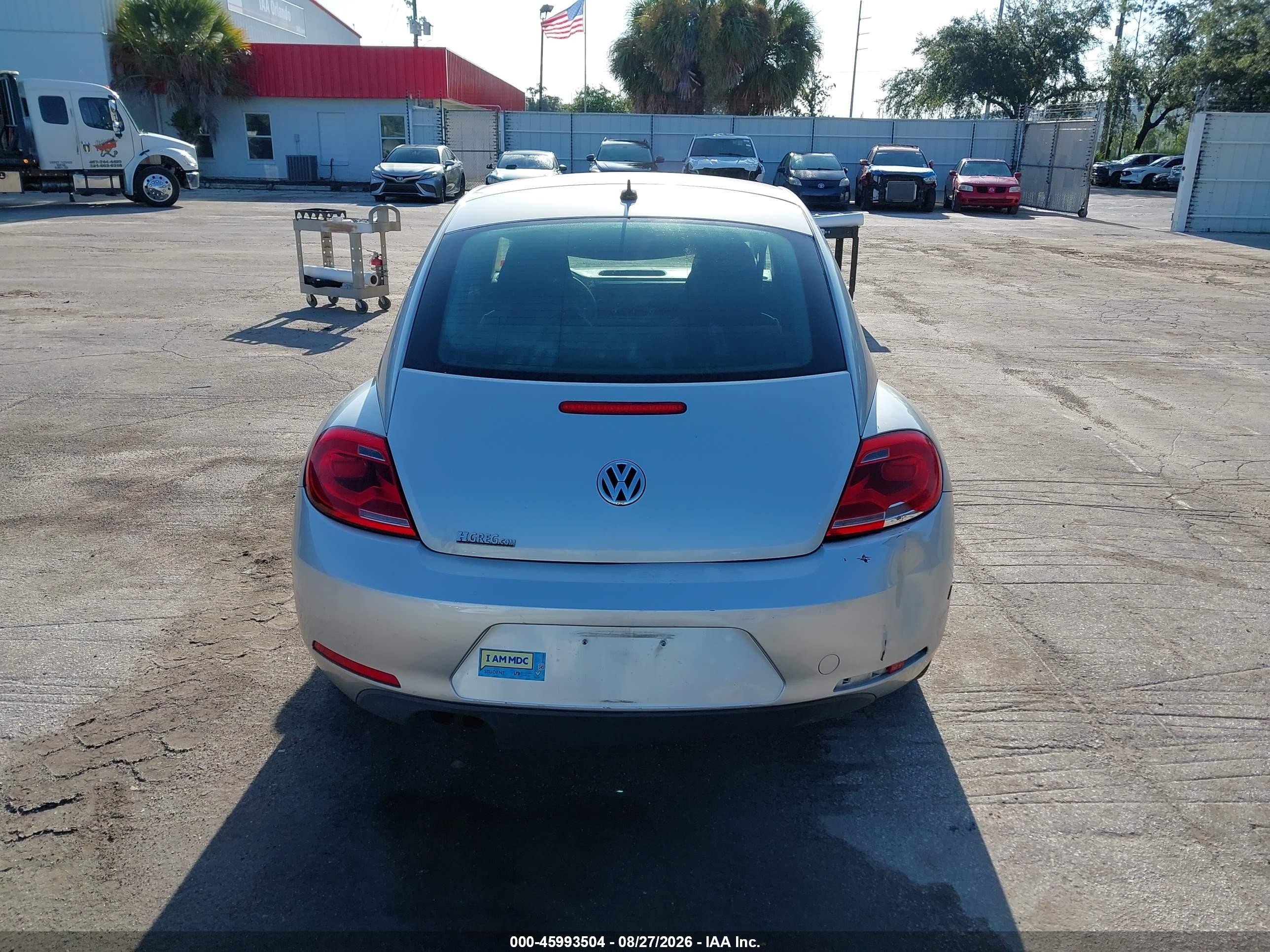 2014 Volkswagen Beetle 2.5l Entry Silver vin: 3VWFP7AT6EM623664