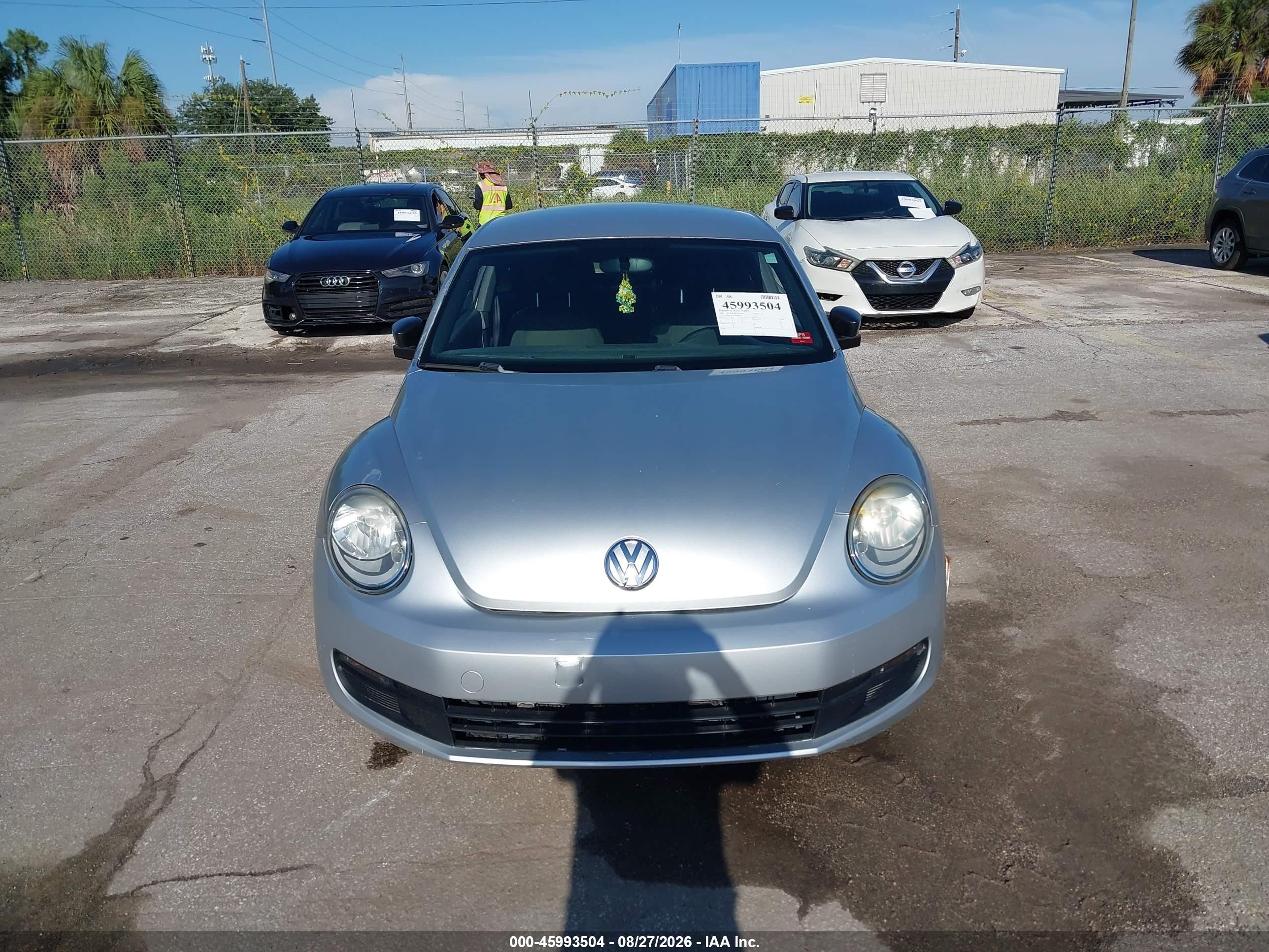 2014 Volkswagen Beetle 2.5l Entry Silver vin: 3VWFP7AT6EM623664