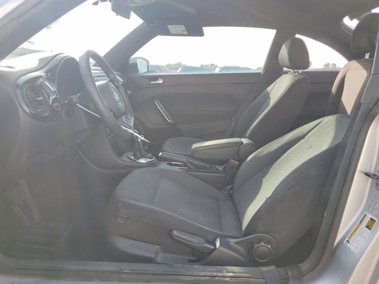2013 Volkswagen Beetle Silver vin: 3VWFP7AT7DM643906