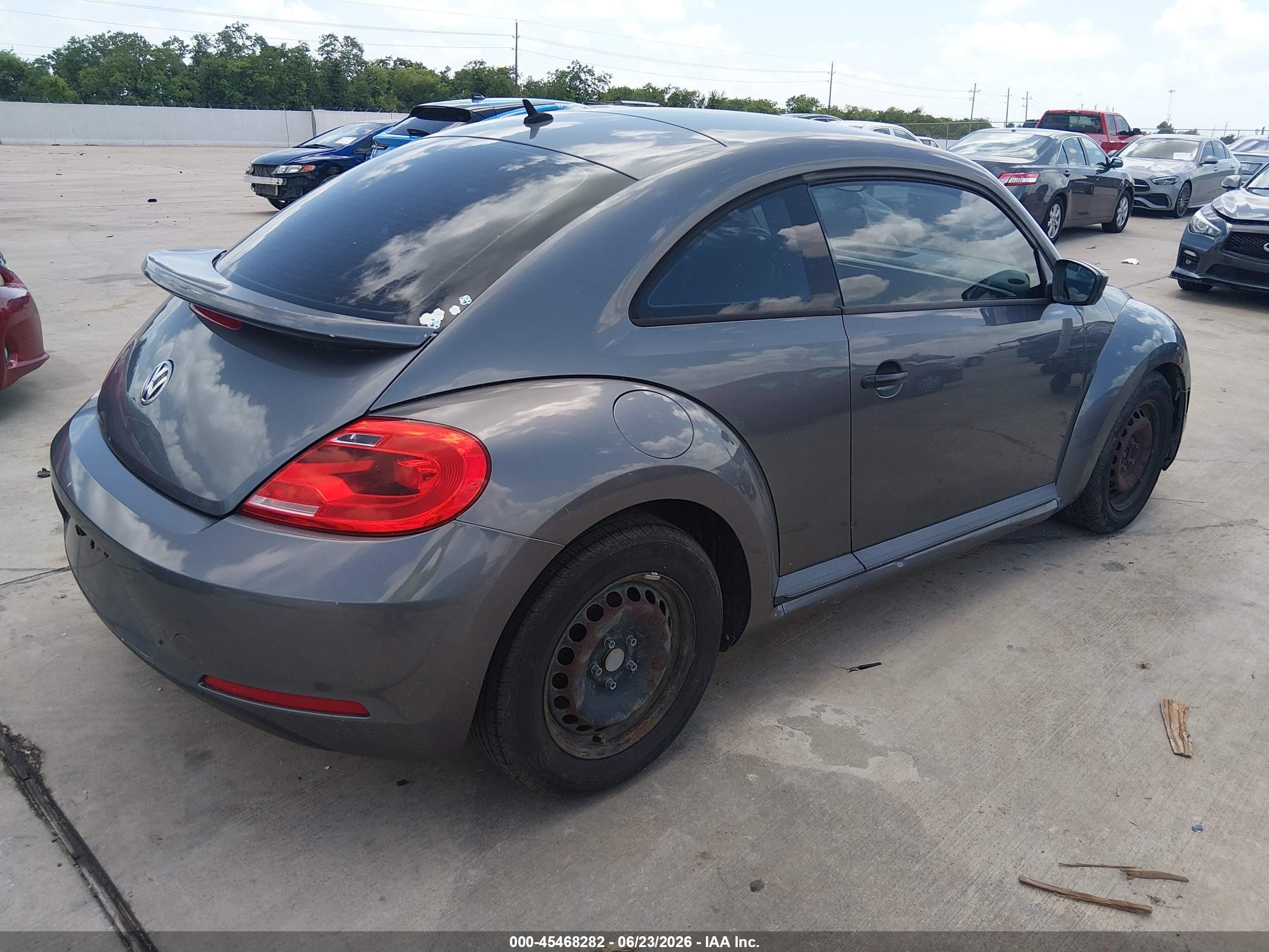 2013 Volkswagen Beetle 2.5l Entry Gray vin: 3VWFP7AT7DM644652
