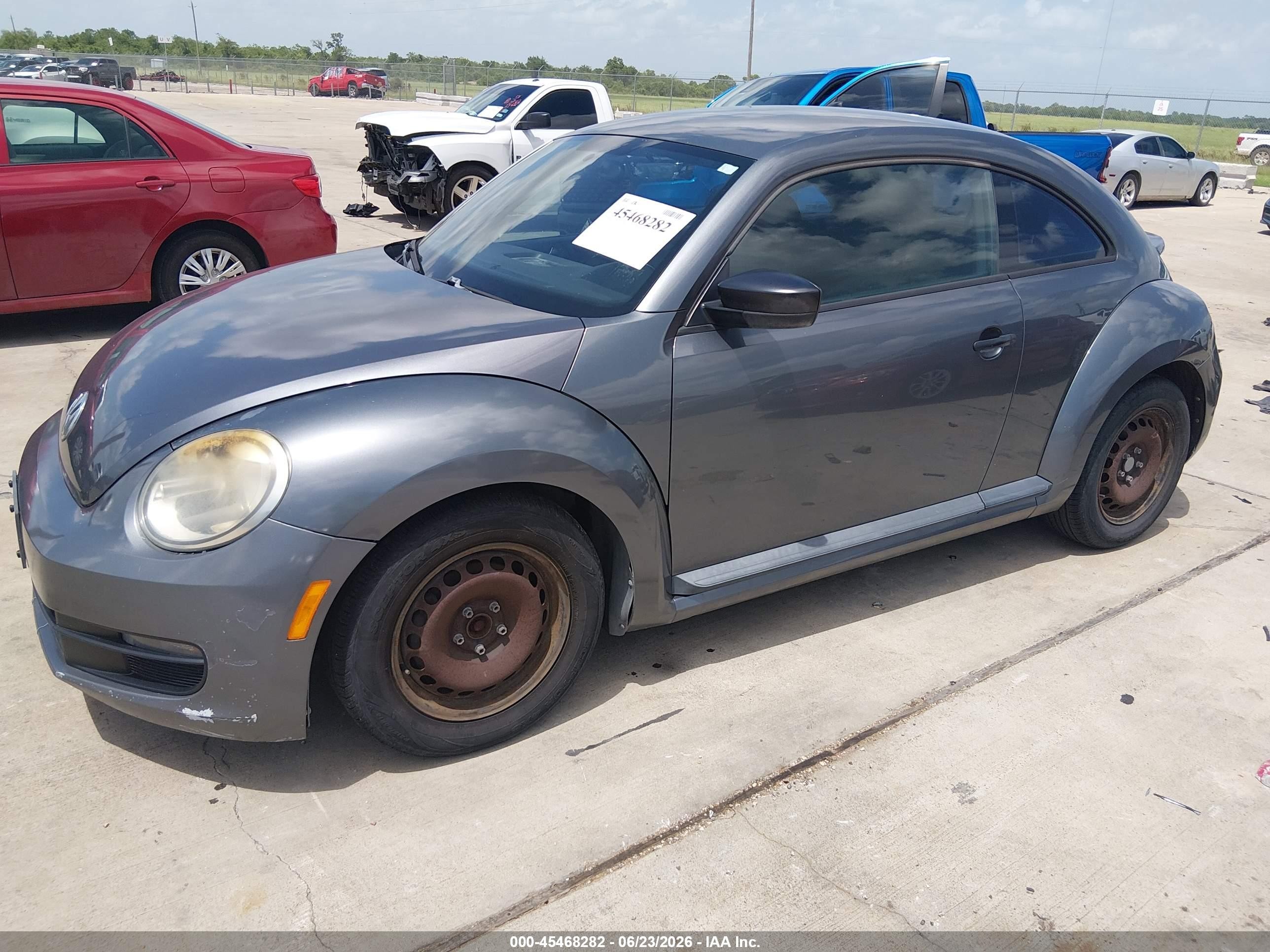 2013 Volkswagen Beetle 2.5l Entry Gray vin: 3VWFP7AT7DM644652