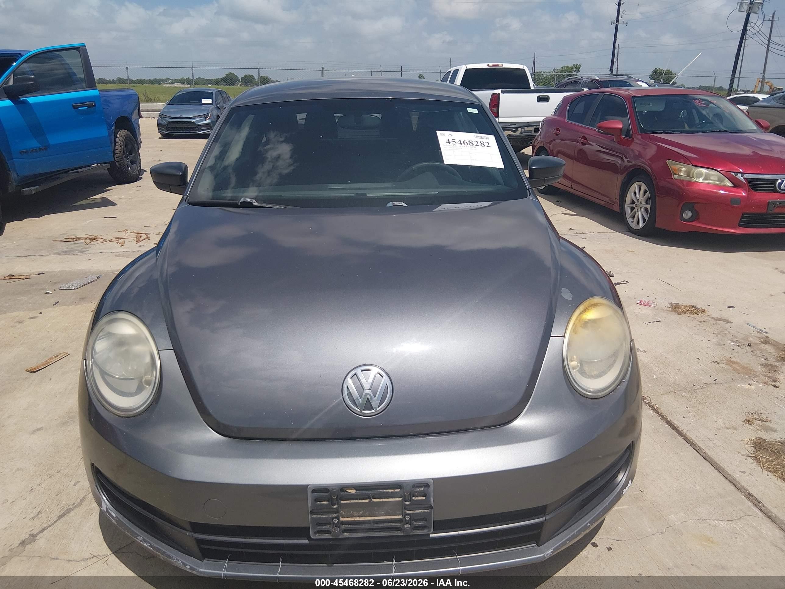 2013 Volkswagen Beetle 2.5l Entry Gray vin: 3VWFP7AT7DM644652