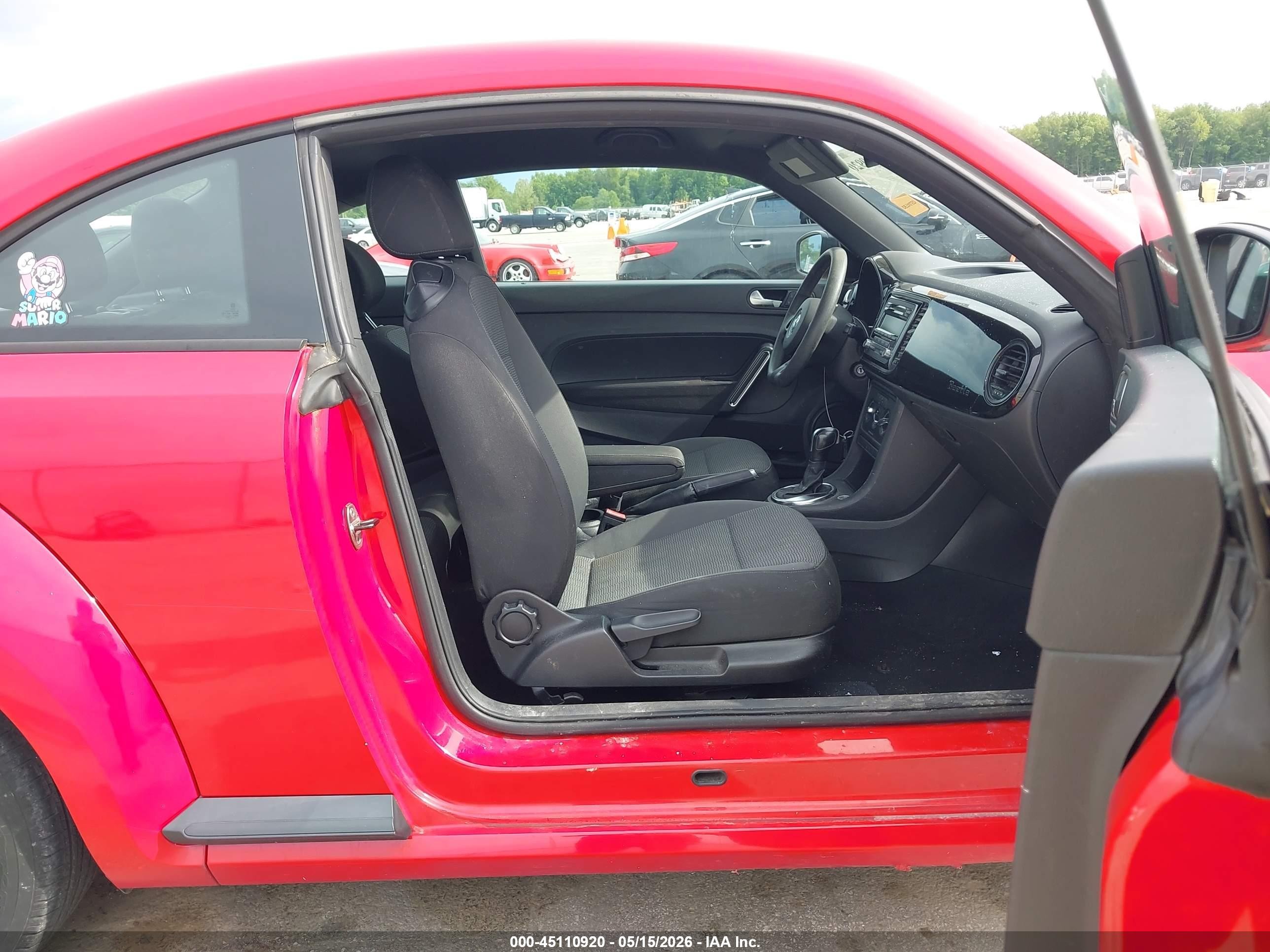 2014 Volkswagen Beetle 2.5l Entry Red vin: 3VWFP7AT7EM609496