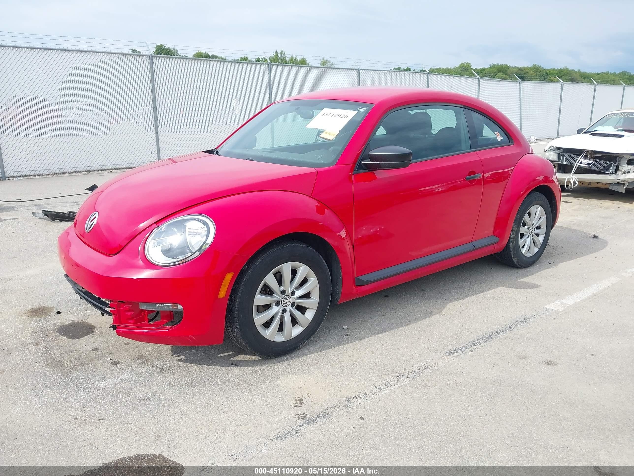 2014 Volkswagen Beetle 2.5l Entry Red vin: 3VWFP7AT7EM609496