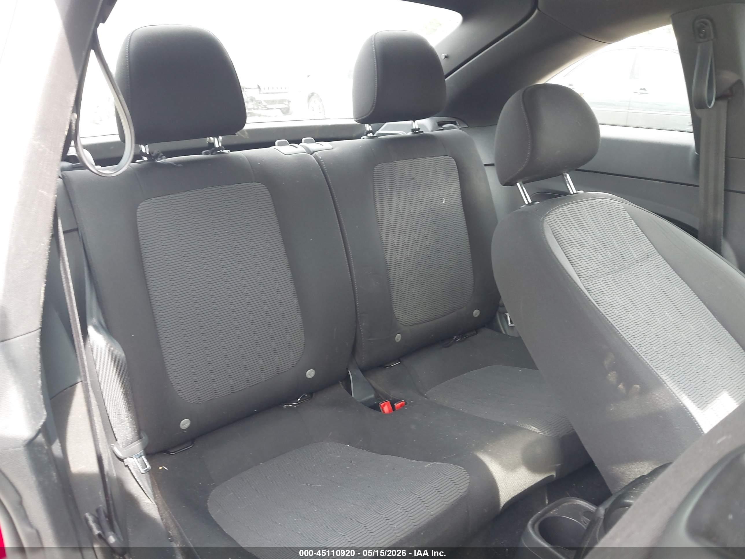 2014 Volkswagen Beetle 2.5l Entry Red vin: 3VWFP7AT7EM609496