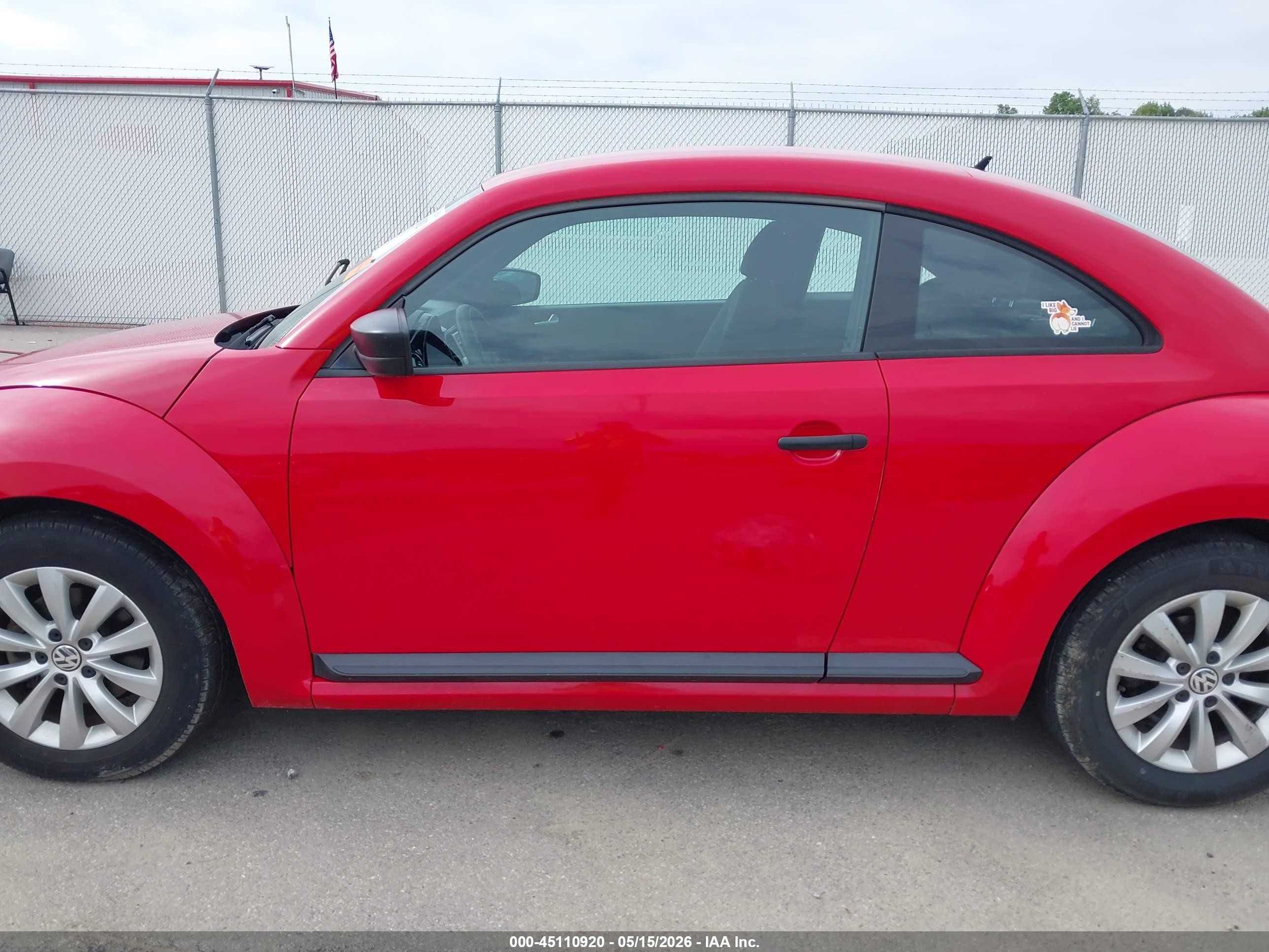 2014 Volkswagen Beetle 2.5l Entry Red vin: 3VWFP7AT7EM609496