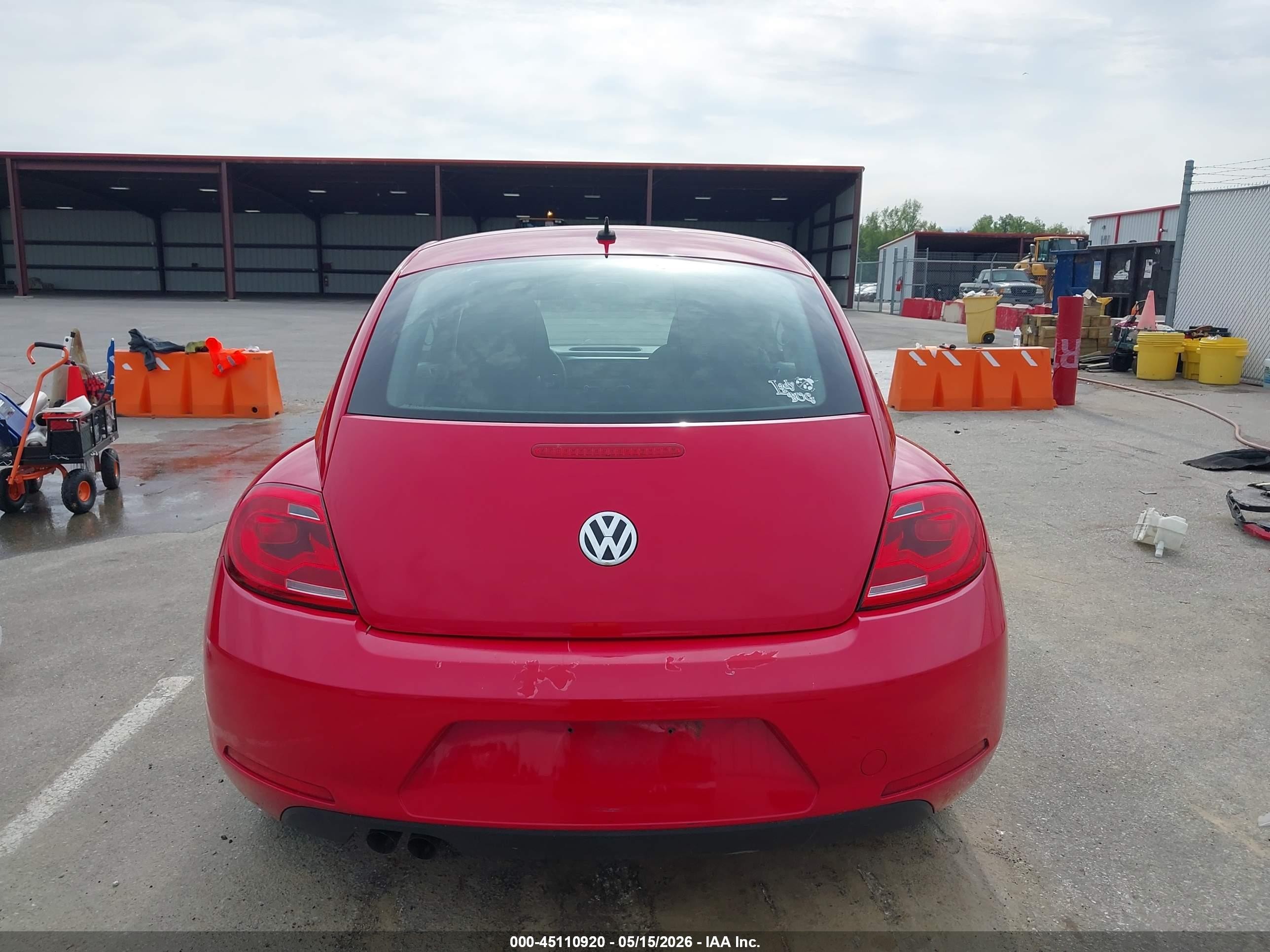 2014 Volkswagen Beetle 2.5l Entry Red vin: 3VWFP7AT7EM609496