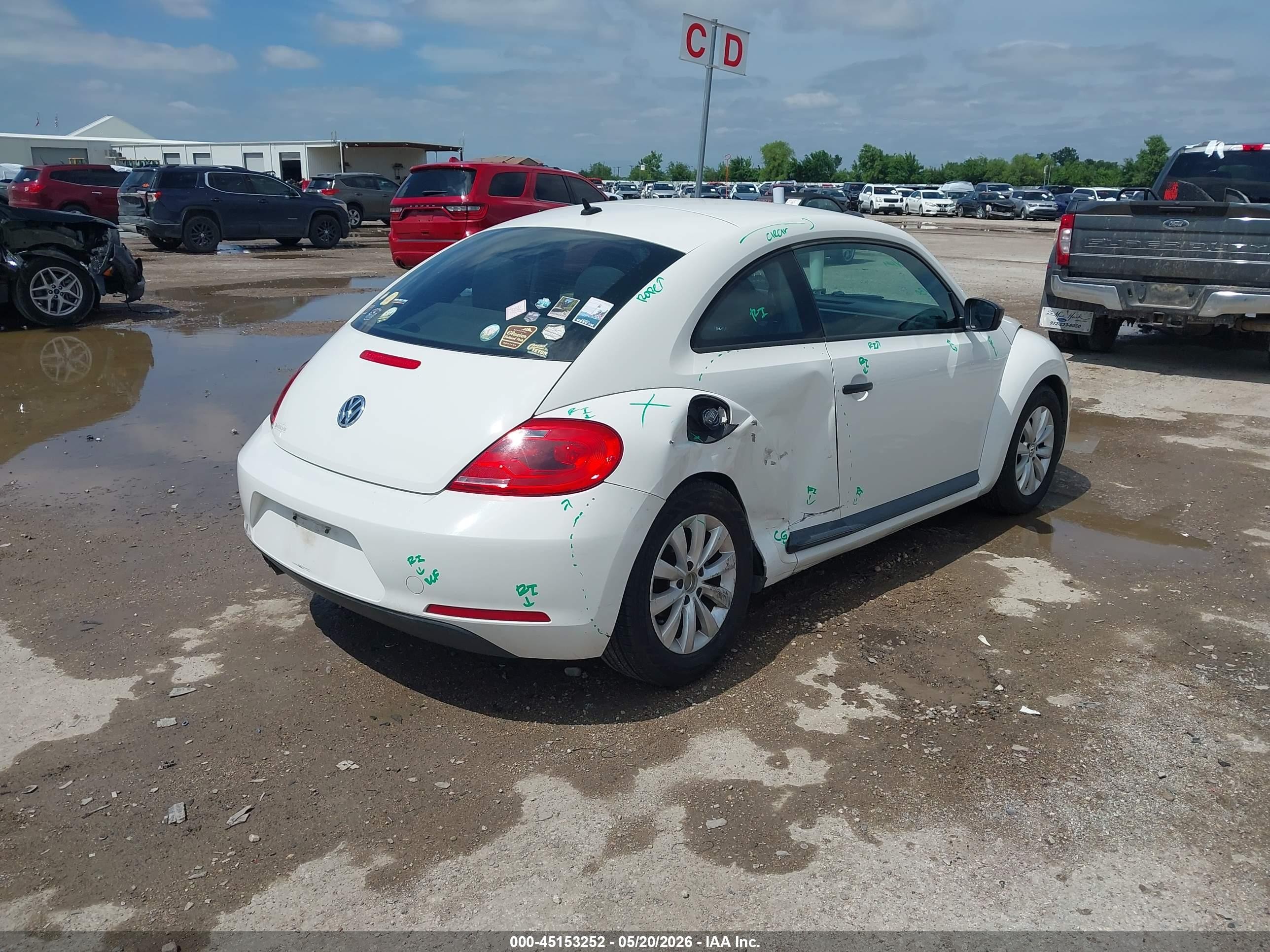 2013 Volkswagen Beetle 2.5l Entry Белый vin: 3VWFP7AT8DM652260