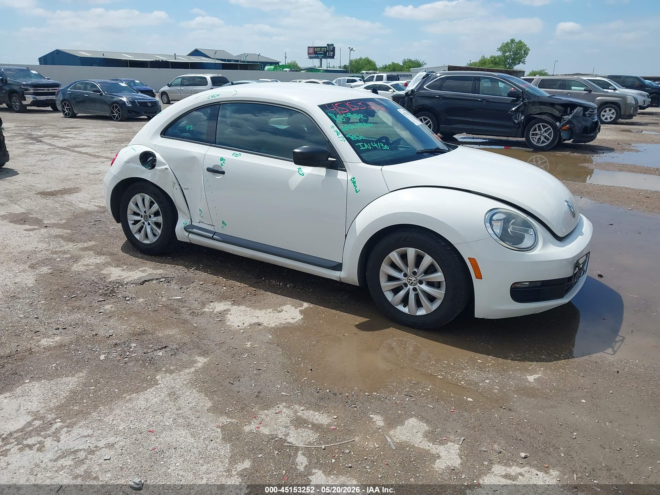 2013 Volkswagen Beetle 2.5l Entry Белый vin: 3VWFP7AT8DM652260