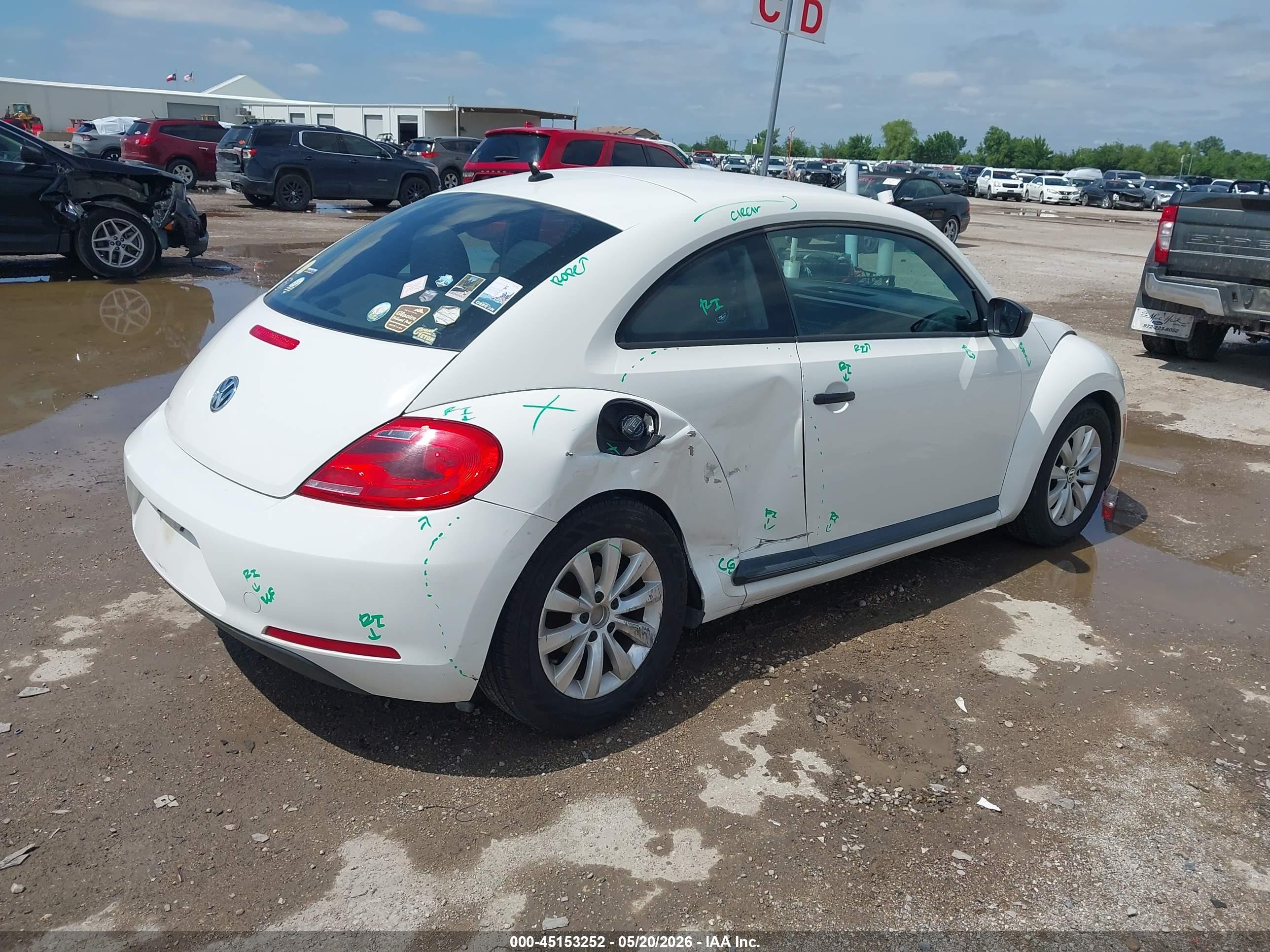 2013 Volkswagen Beetle 2.5l Entry Белый vin: 3VWFP7AT8DM652260