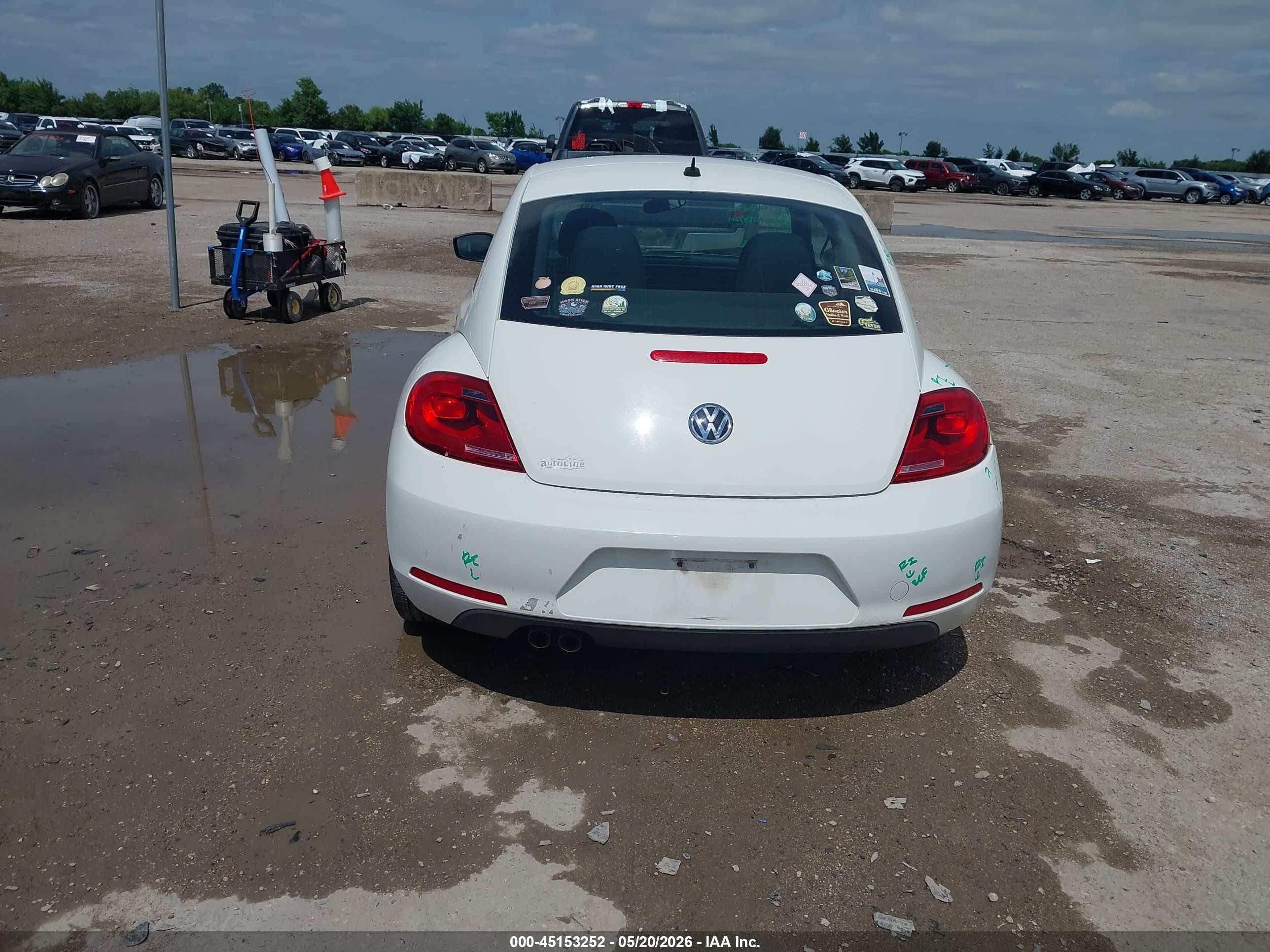 2013 Volkswagen Beetle 2.5l Entry Белый vin: 3VWFP7AT8DM652260