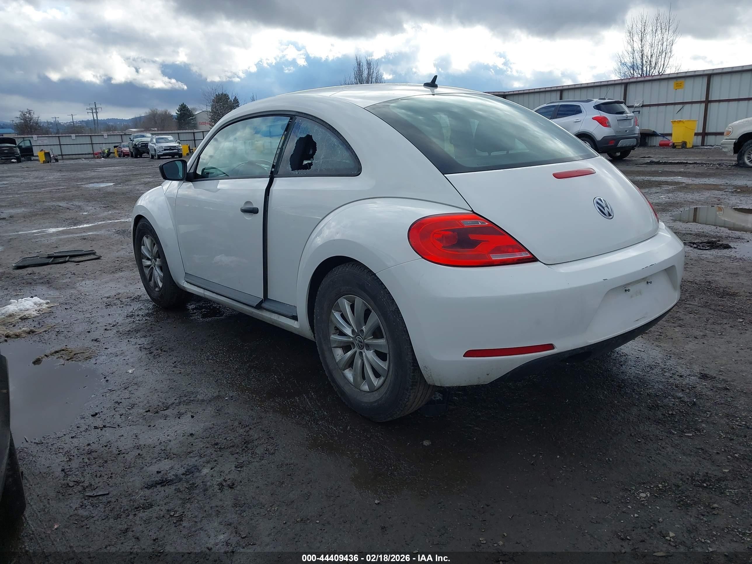 2013 Volkswagen Beetle 2.5l Entry White vin: 3VWFP7AT8DM652808