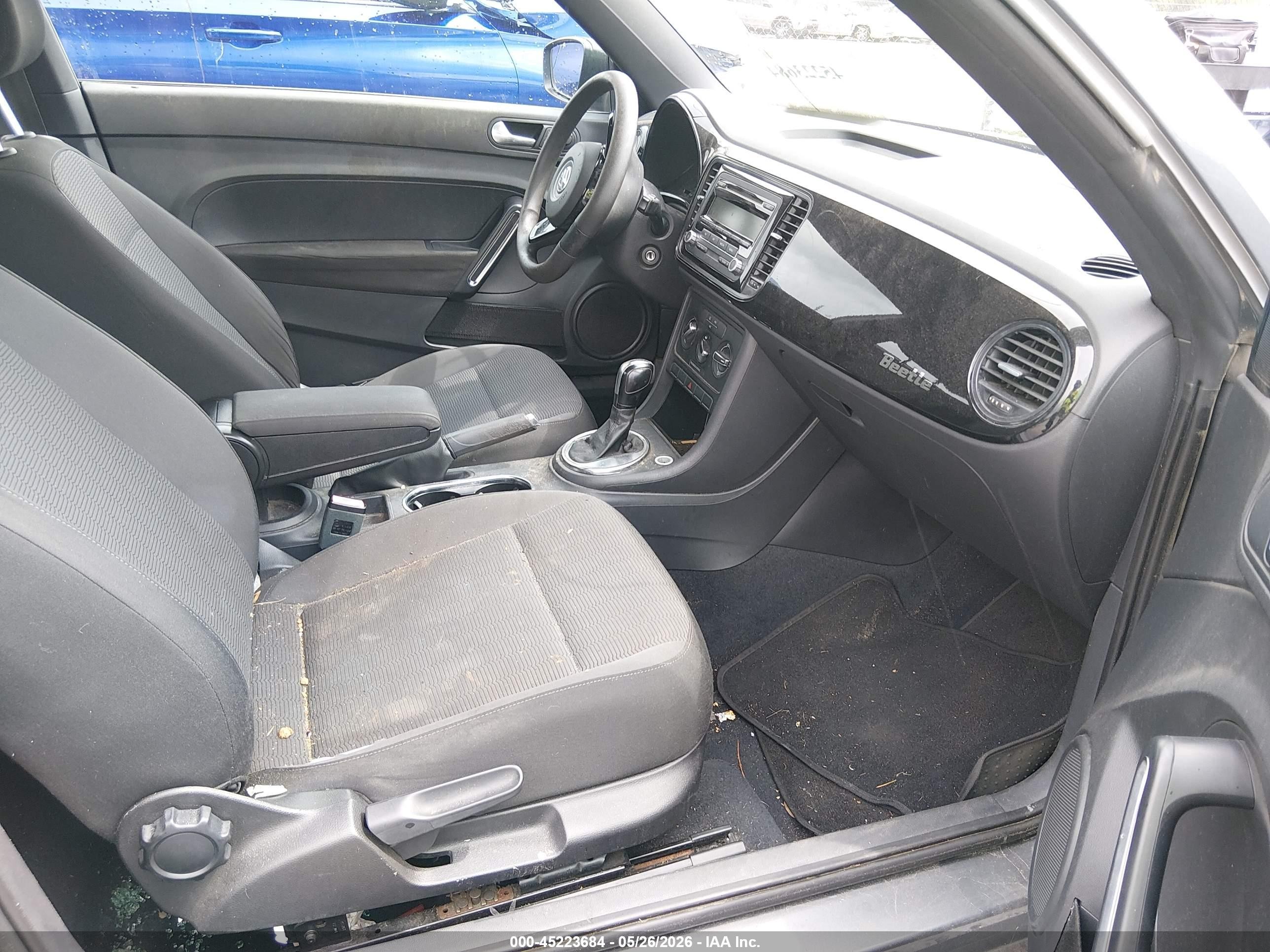2014 Volkswagen Beetle 2.5l Entry Серый vin: 3VWFP7AT8EM625206