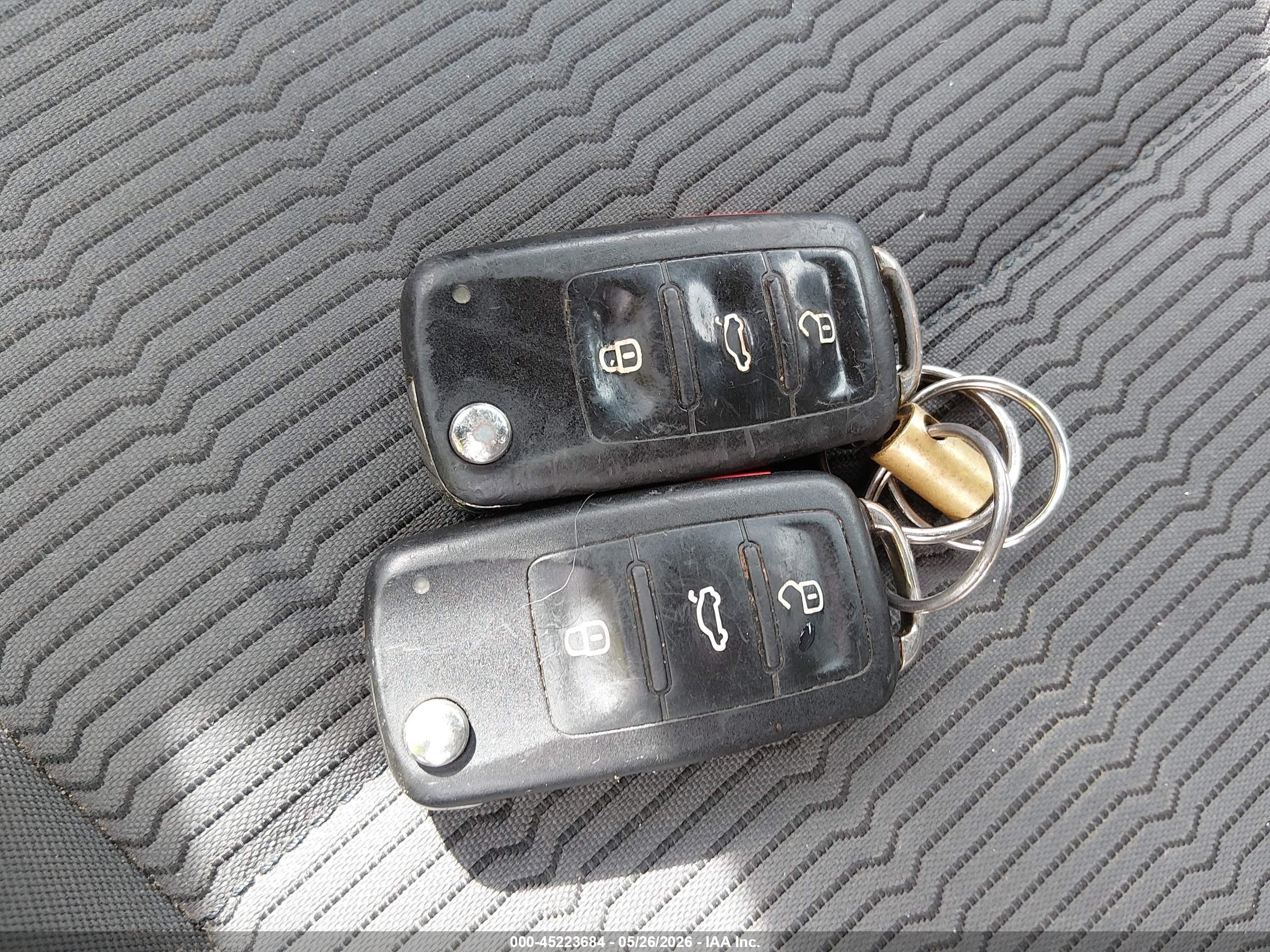 2014 Volkswagen Beetle 2.5l Entry Серый vin: 3VWFP7AT8EM625206