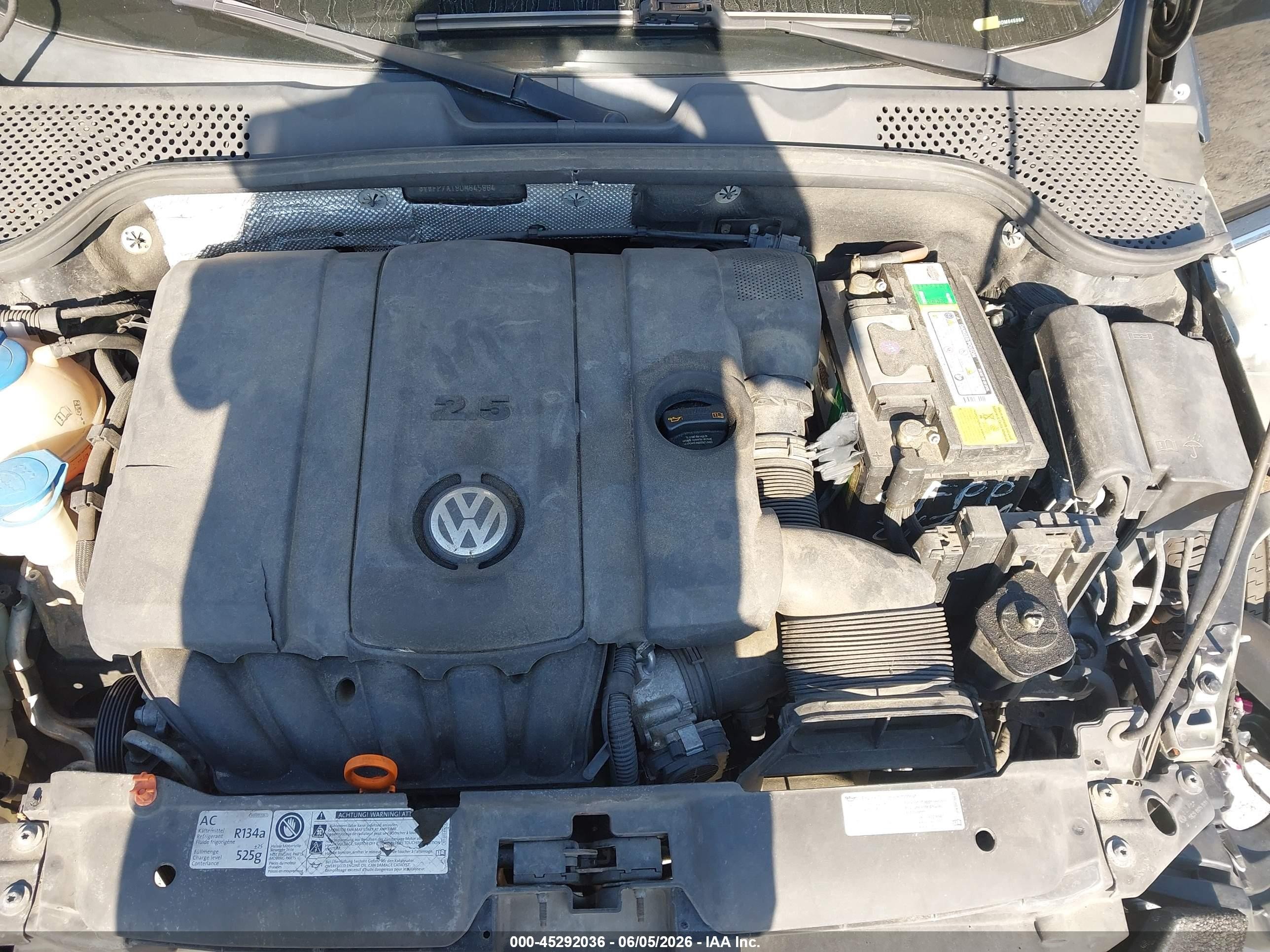2013 Volkswagen Beetle 2.5l Entry Black vin: 3VWFP7AT9DM645964