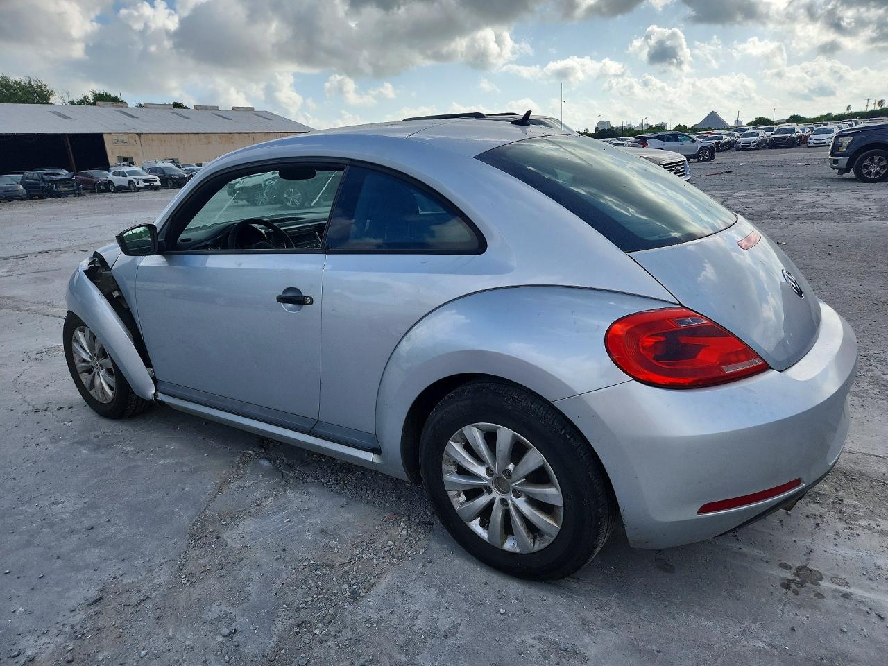 2013 Volkswagen Beetle Серебряный vin: 3VWFP7AT9DM660867