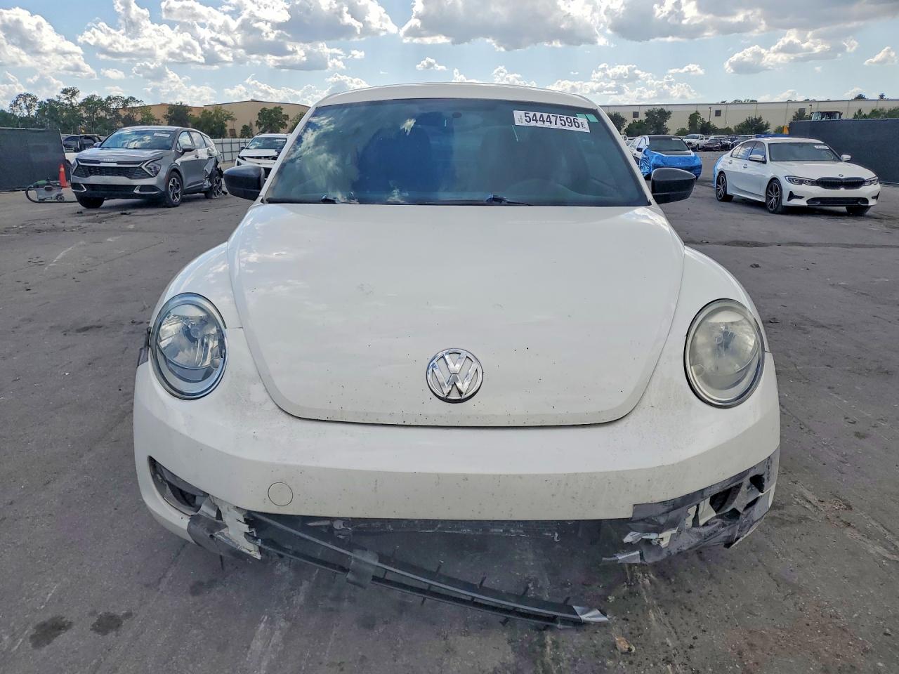 2014 Volkswagen Beetle White vin: 3VWFP7AT9EM624291