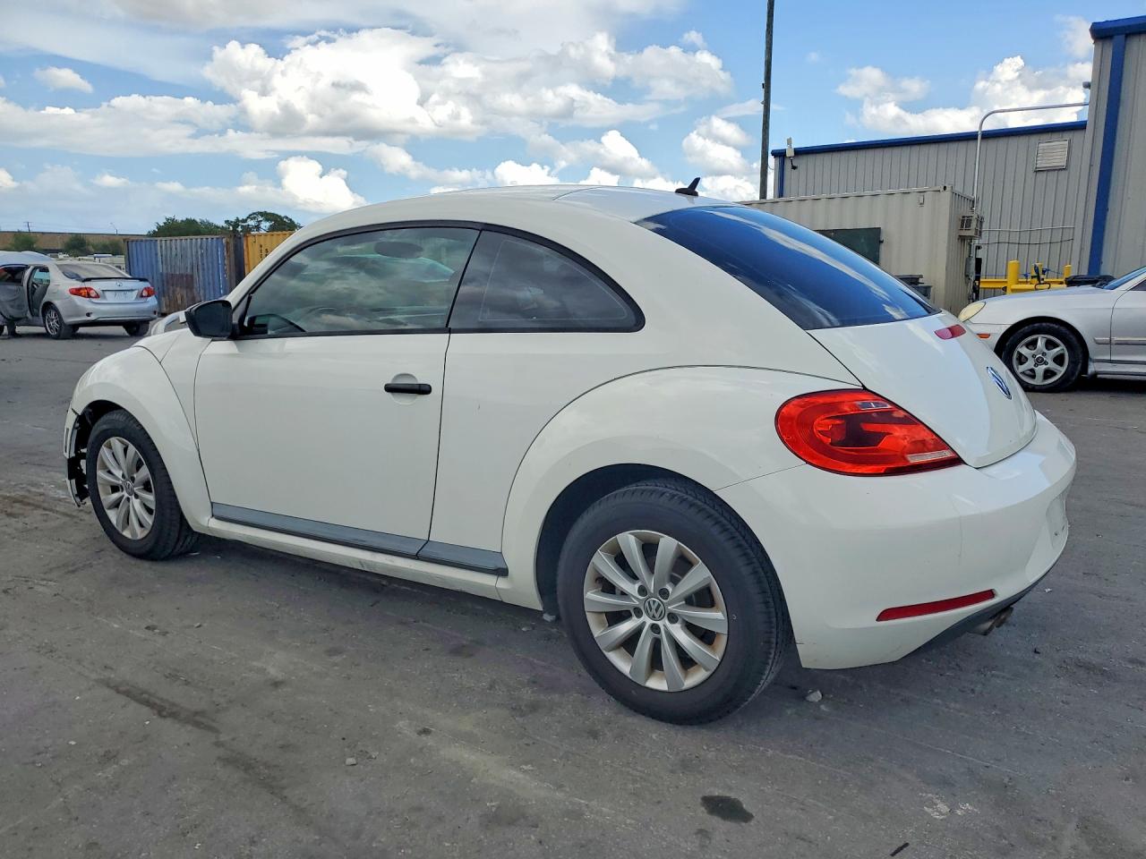2014 Volkswagen Beetle White vin: 3VWFP7AT9EM624291