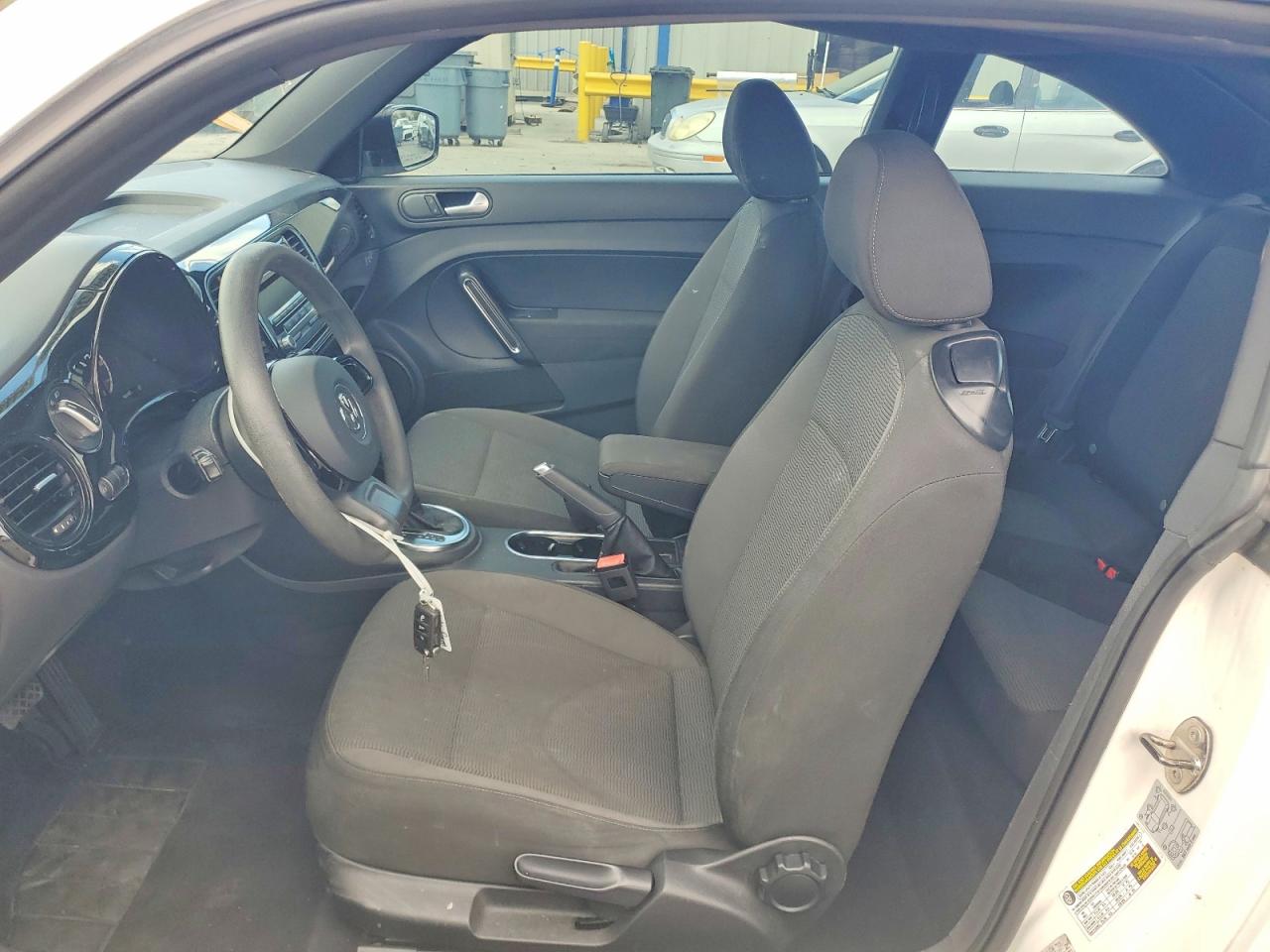 2014 Volkswagen Beetle White vin: 3VWFP7AT9EM624291