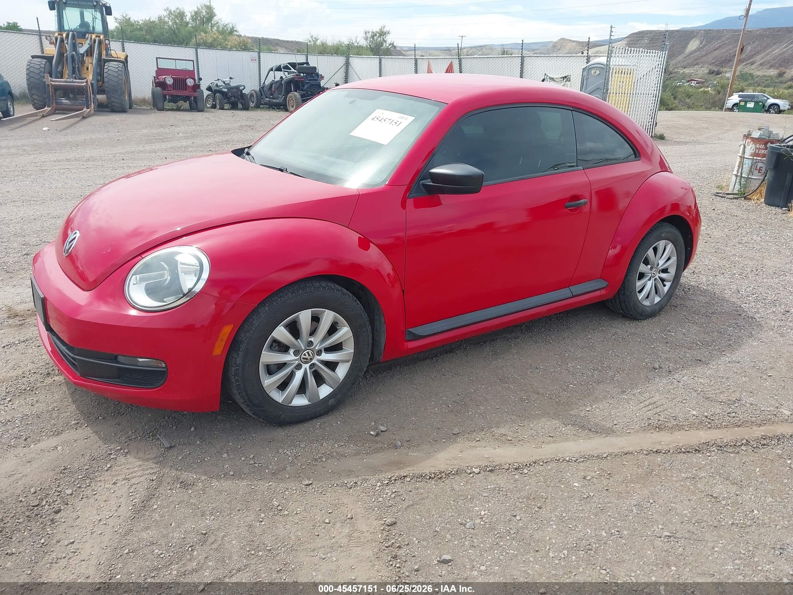 2014 Volkswagen Beetle 2.5l Entry Red vin: 3VWFP7AT9EM629457