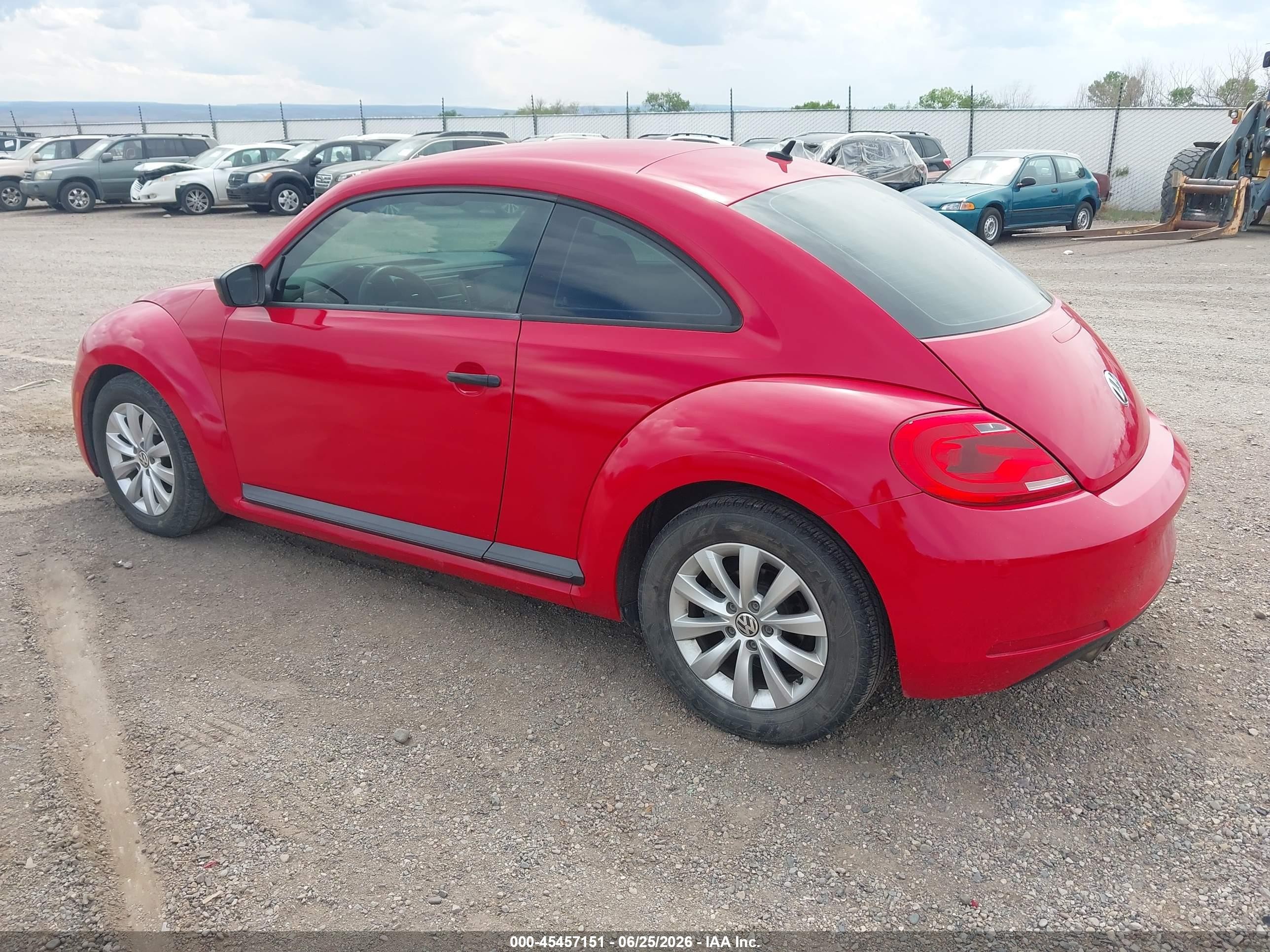 2014 Volkswagen Beetle 2.5l Entry Red vin: 3VWFP7AT9EM629457