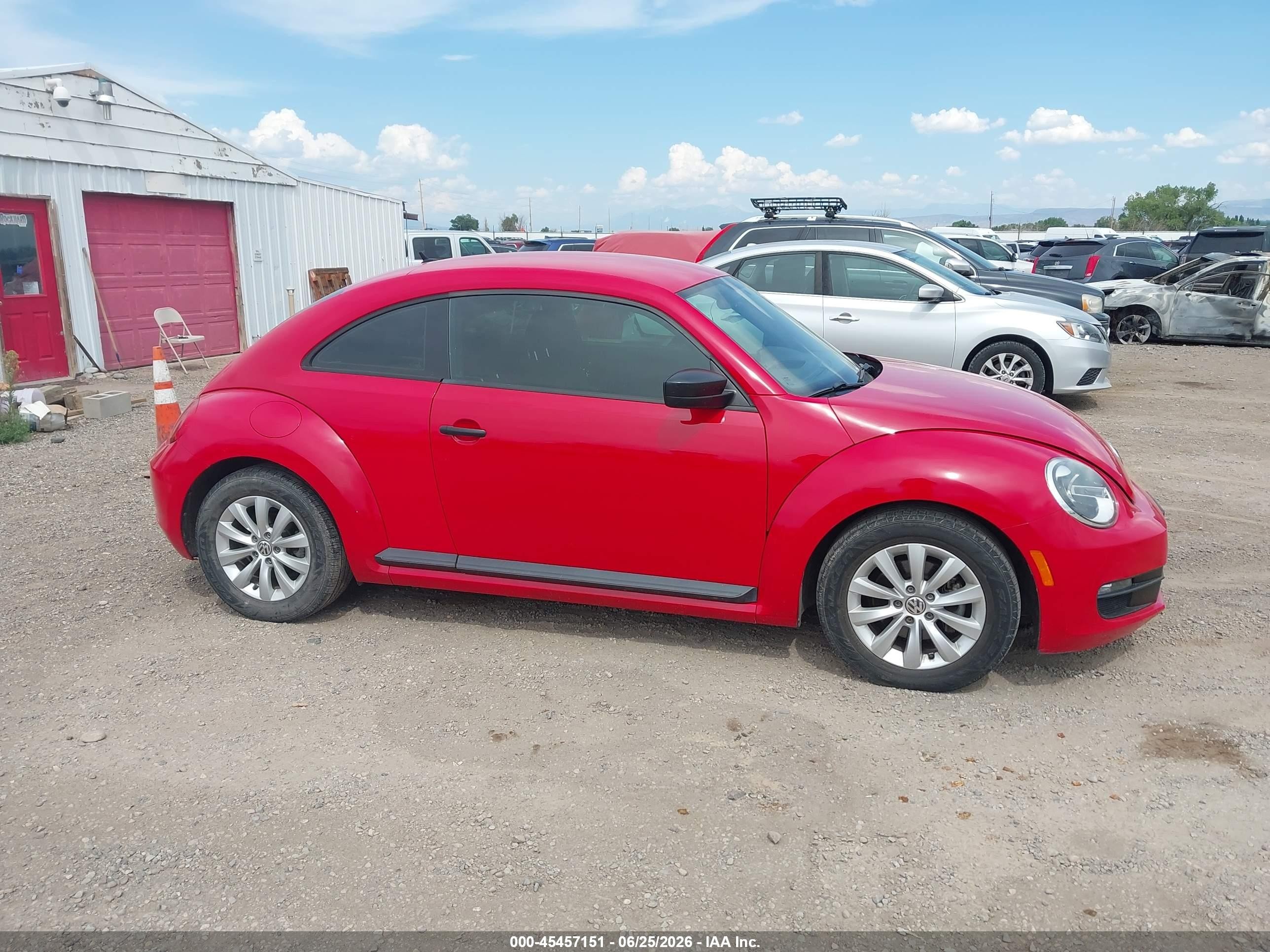 2014 Volkswagen Beetle 2.5l Entry Red vin: 3VWFP7AT9EM629457