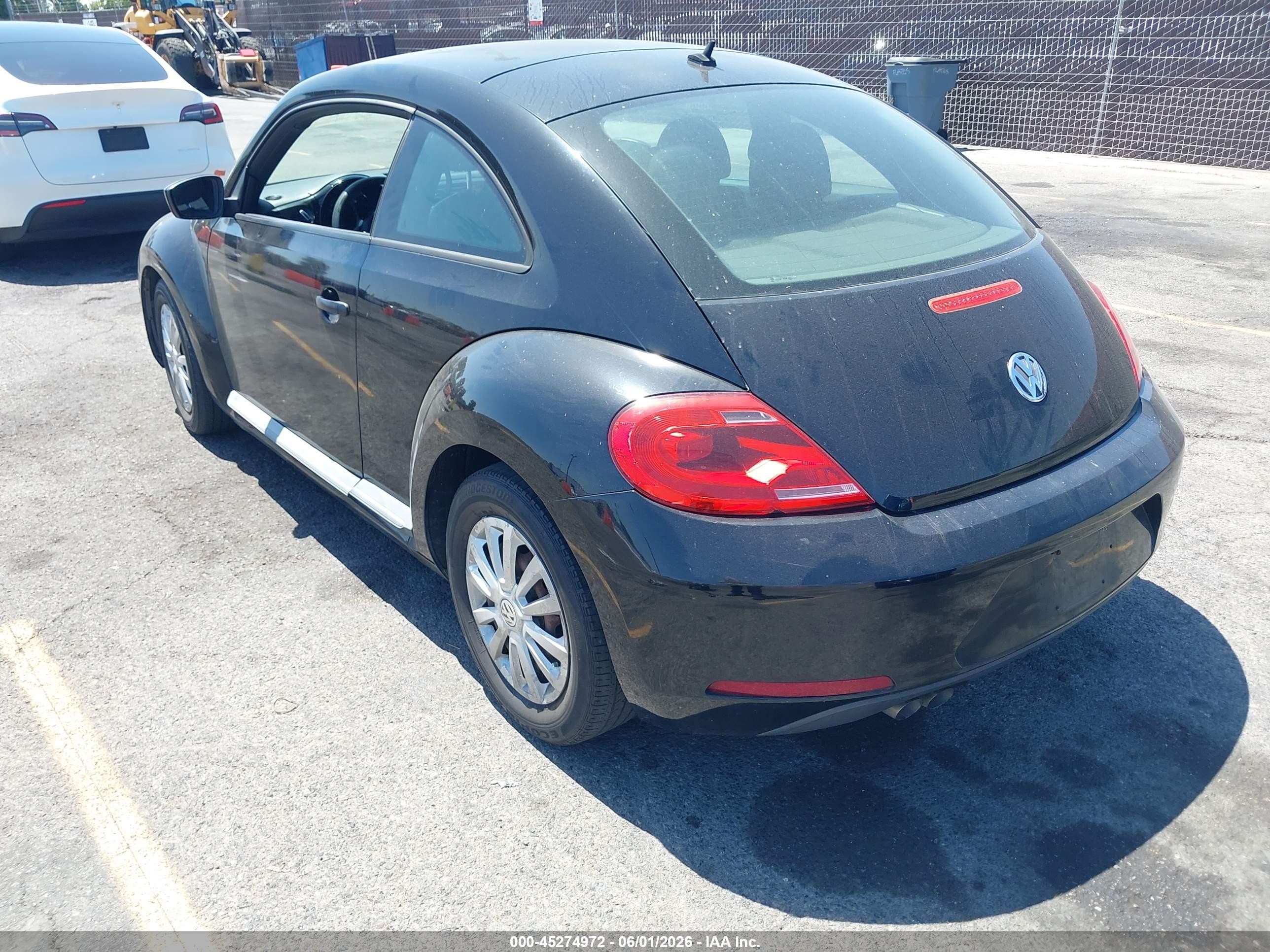 2012 Volkswagen Beetle Entry Черный vin: 3VWFP7ATXCM645129