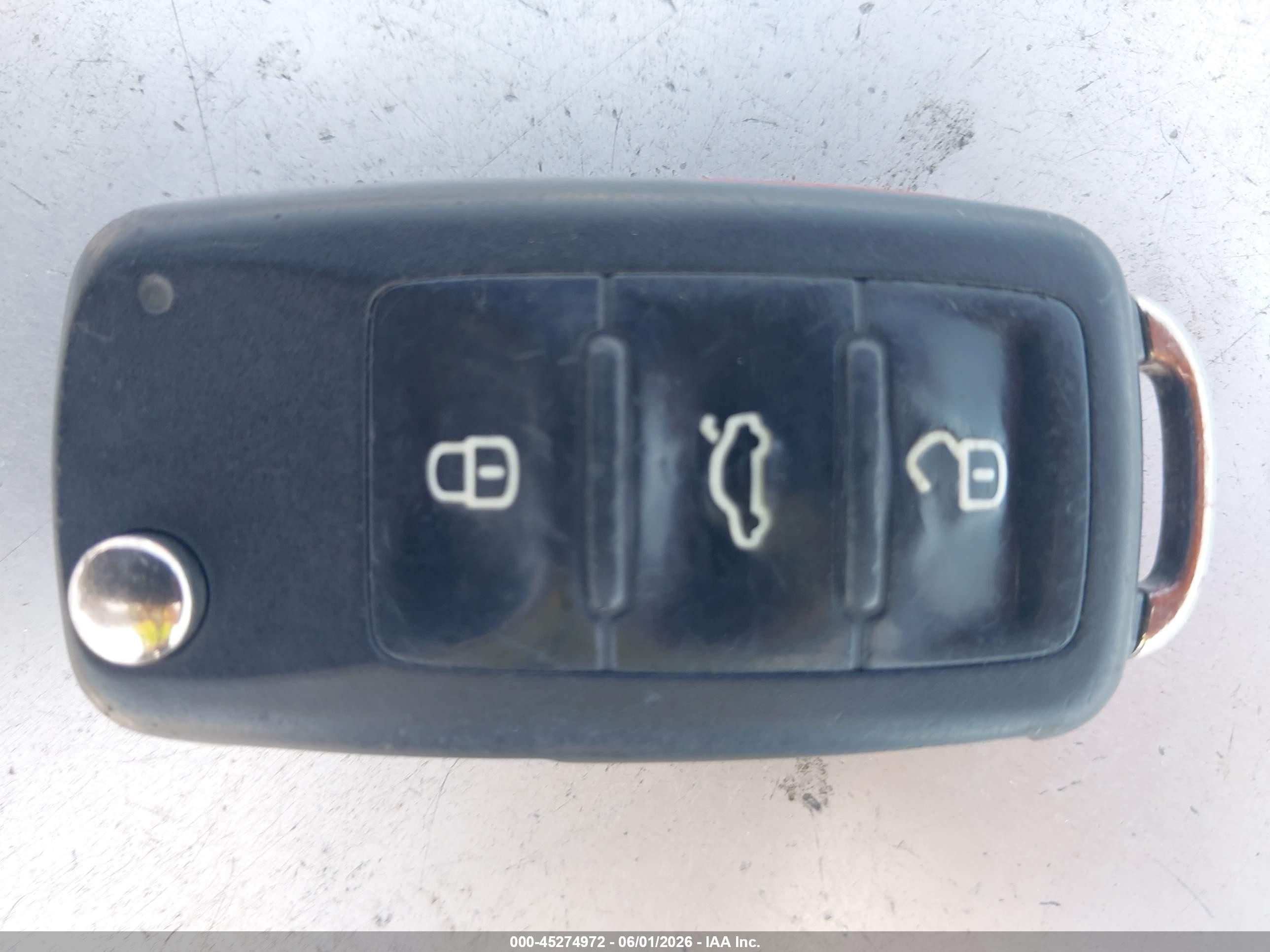 2012 Volkswagen Beetle Entry Черный vin: 3VWFP7ATXCM645129