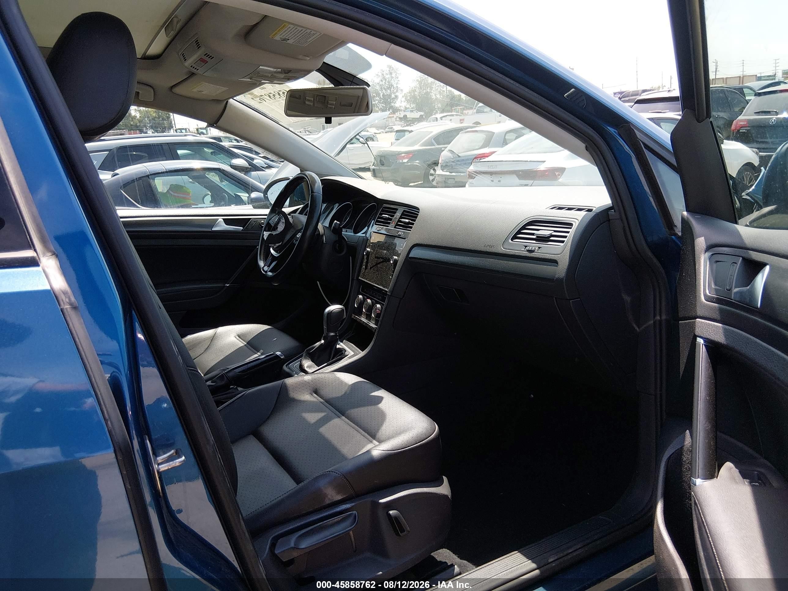 2018 Volkswagen Golf Tsi S/tsi Se Blue vin: 3VWG17AUXJM273237
