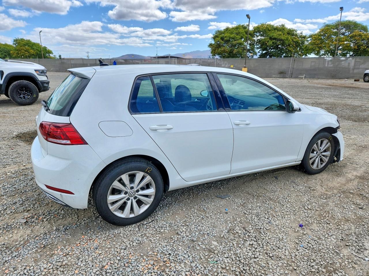 2019 Volkswagen Golf S White vin: 3VWG57AUXKM033708