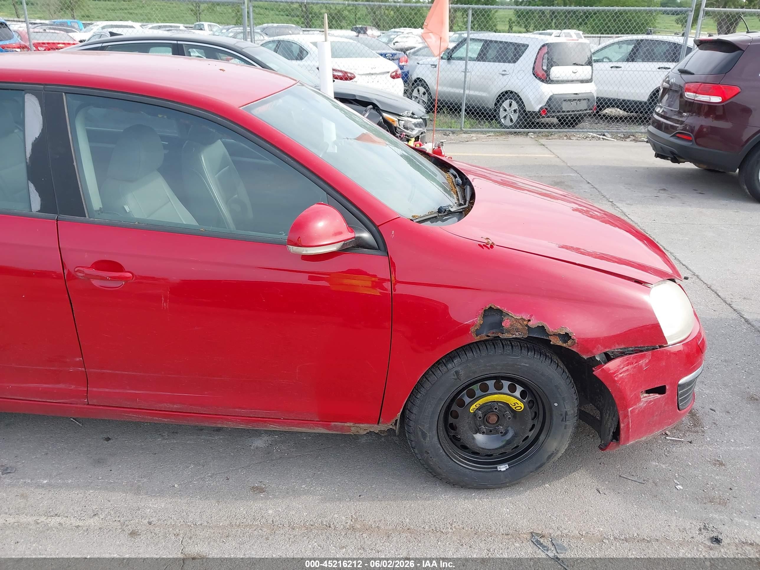 2007 Volkswagen Jetta   Красный vin: 3VWGF71K27M084641