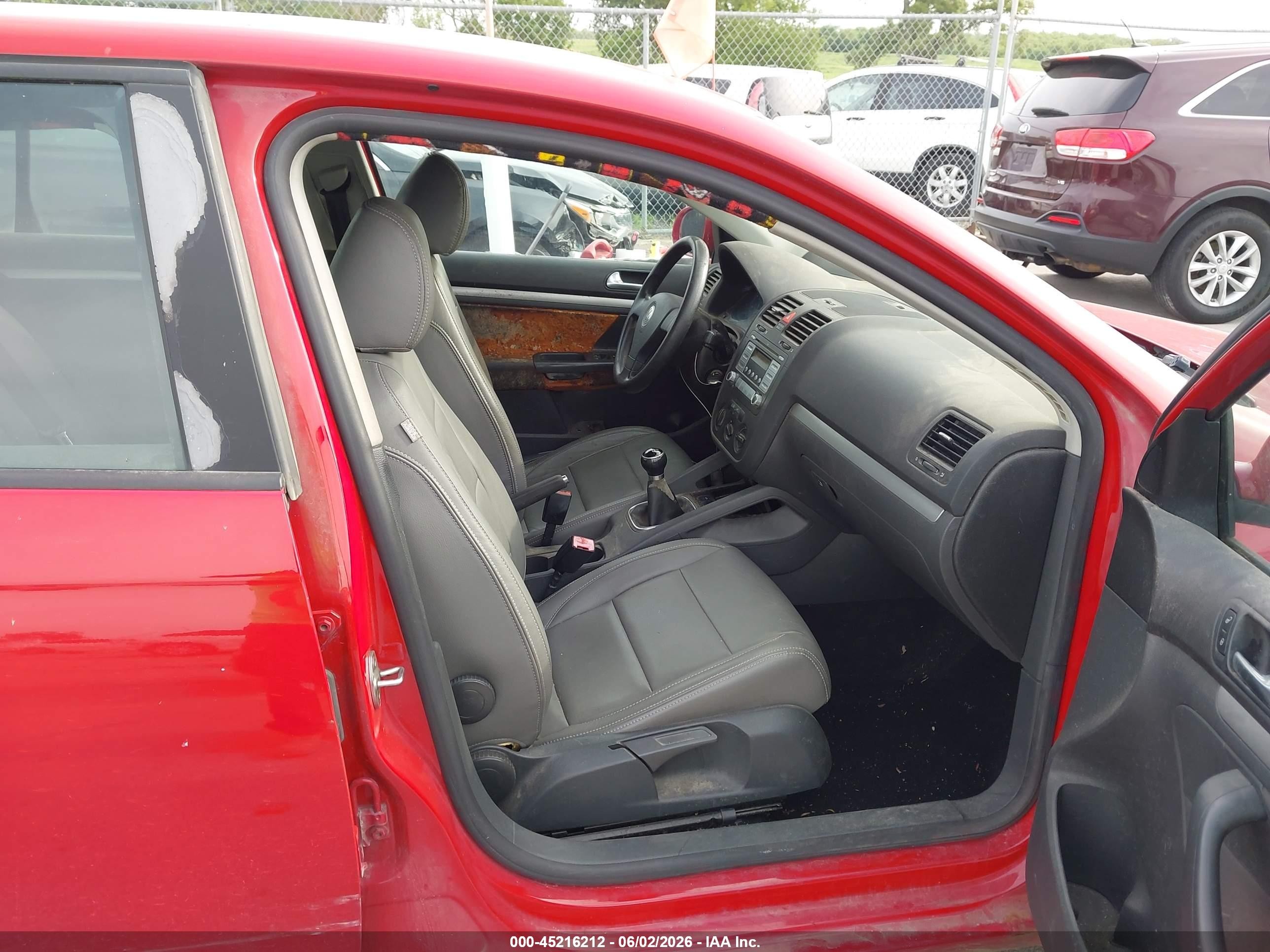 2007 Volkswagen Jetta   Красный vin: 3VWGF71K27M084641