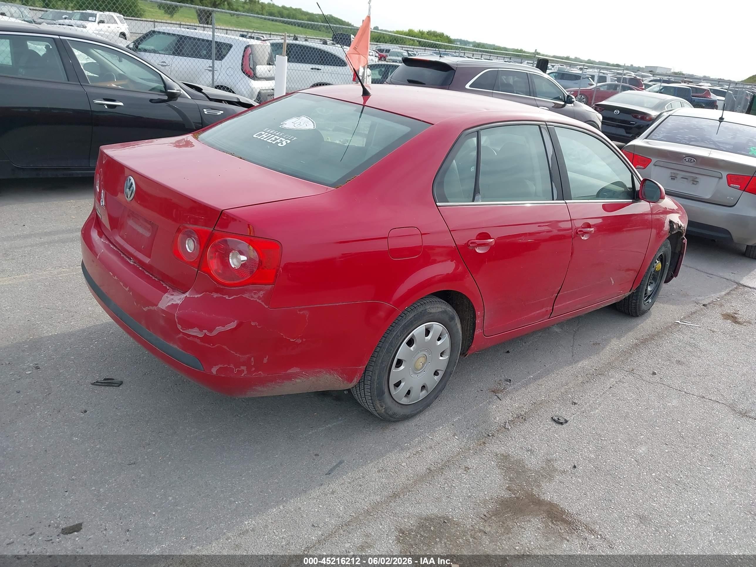 2007 Volkswagen Jetta   Красный vin: 3VWGF71K27M084641